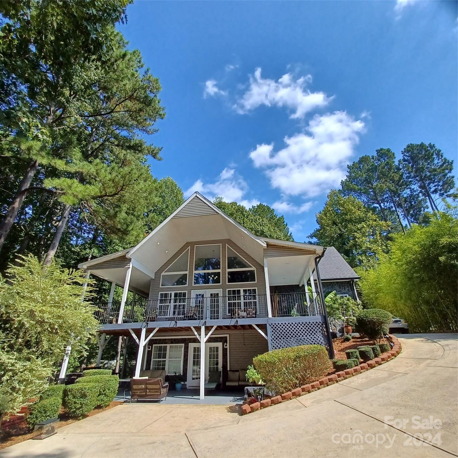 Photo one of 3645 Lake Bluff Dr Sherrills Ford NC 28763 | MLS 4054215