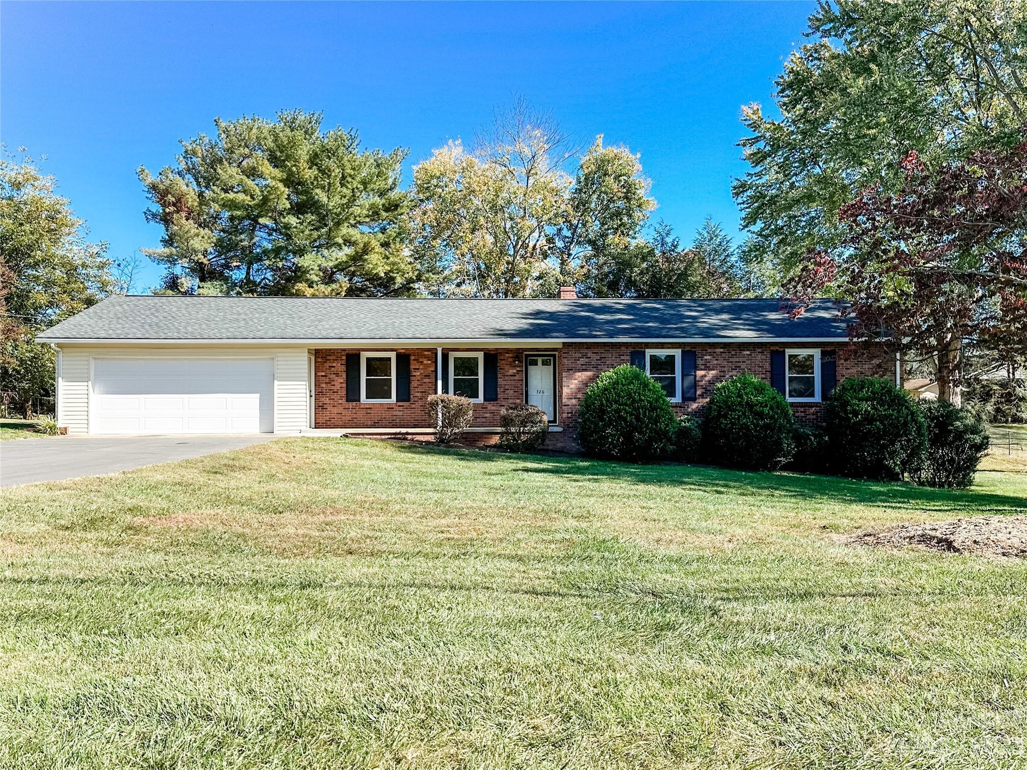 Photo one of 326 N Greenbriar Rd Statesville NC 28625 | MLS 4082015