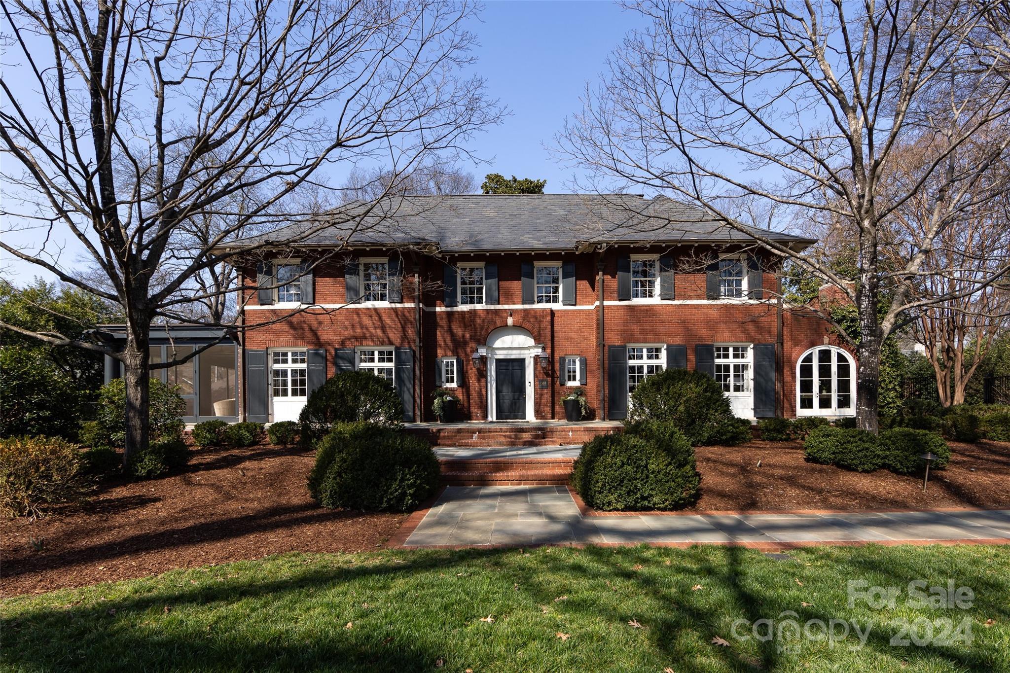 Photo one of 1508 Dilworth Rd Charlotte NC 28203 | MLS 4087693