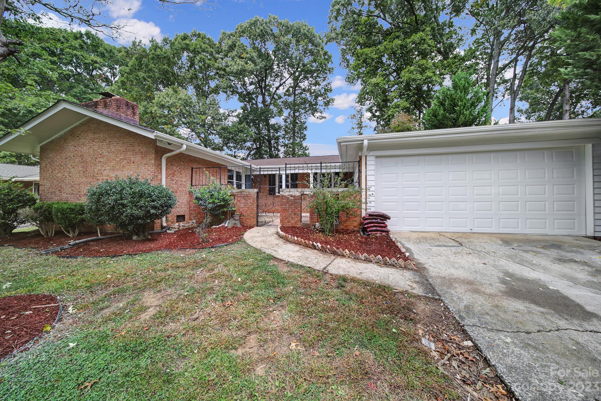Photo one of 1421 Woodberry Rd Charlotte NC 28212 | MLS 4088991