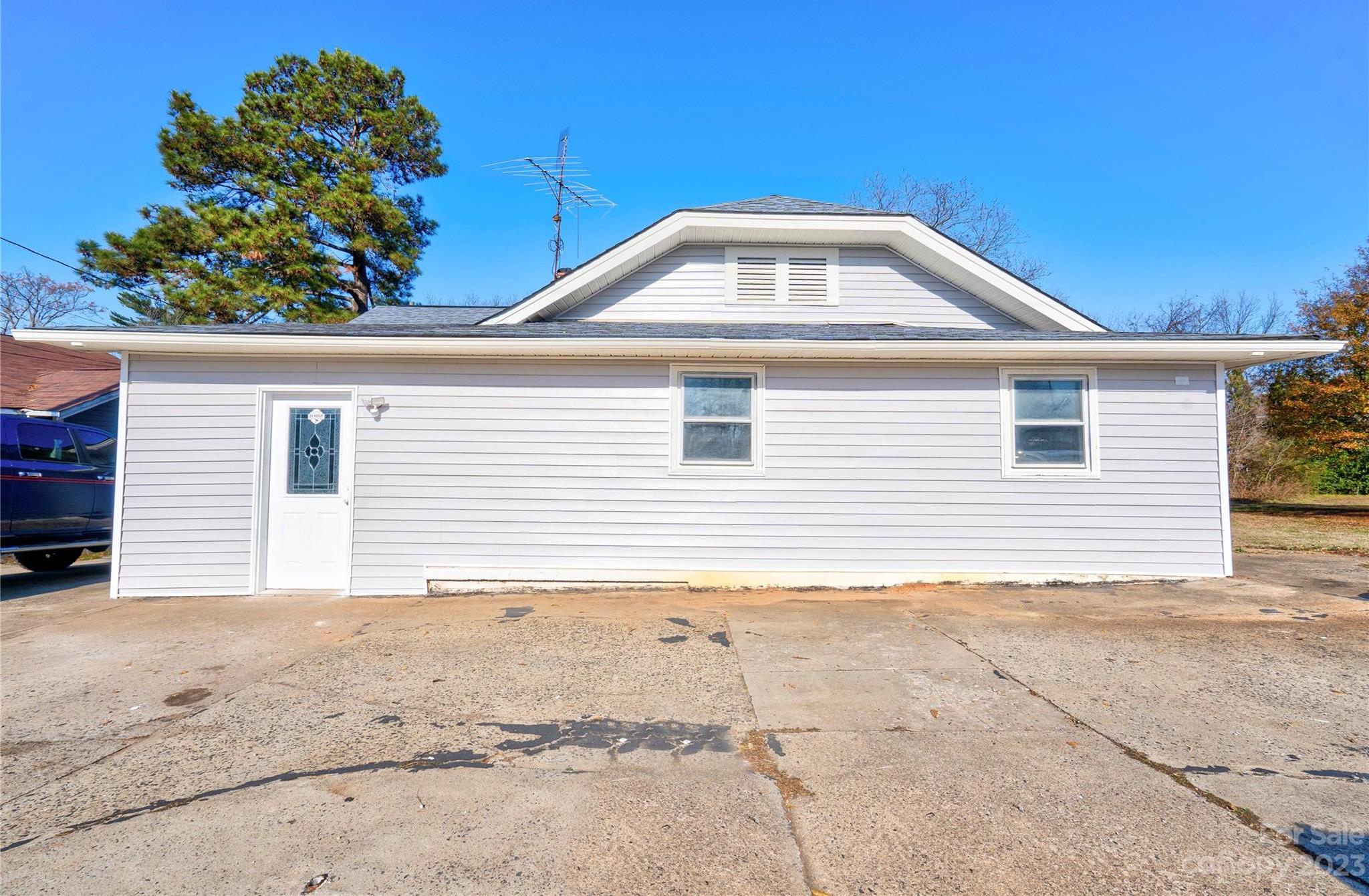 Photo one of 417 Grover St Shelby NC 28150 | MLS 4092040