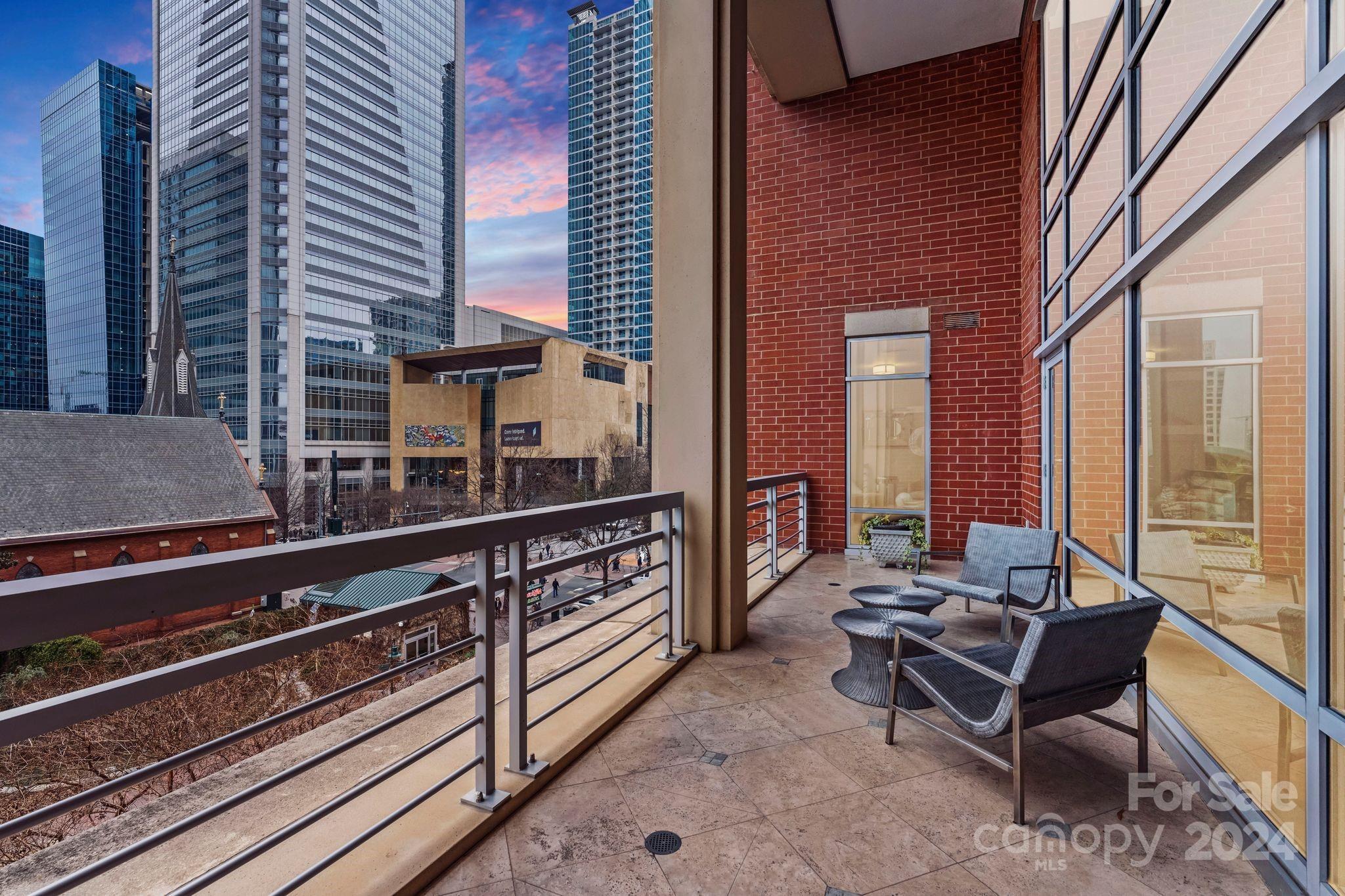 Photo one of 435 S Tryon St # 301 Charlotte NC 28202 | MLS 4092257
