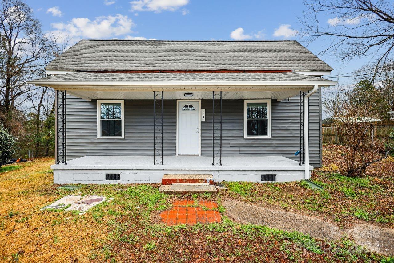 Photo one of 1730 Smith Ave Gastonia NC 28052 | MLS 4093000