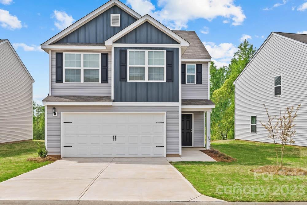 Photo one of 5004 Golden Flyer Ln Charlotte NC 28215 | MLS 4094491