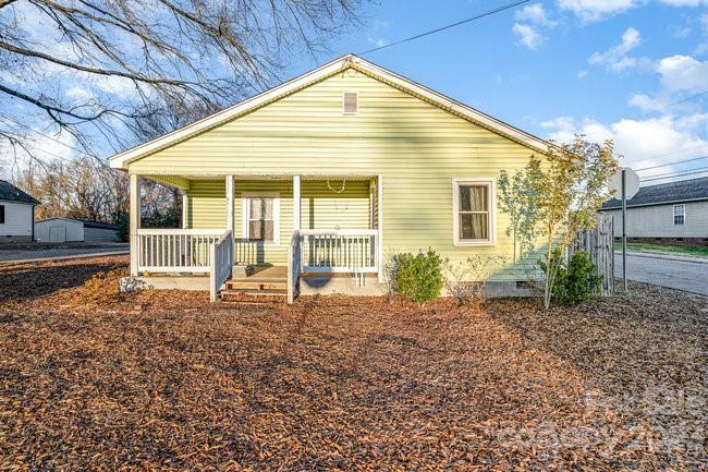 Photo one of 636 Central Dr Concord NC 28027 | MLS 4095287