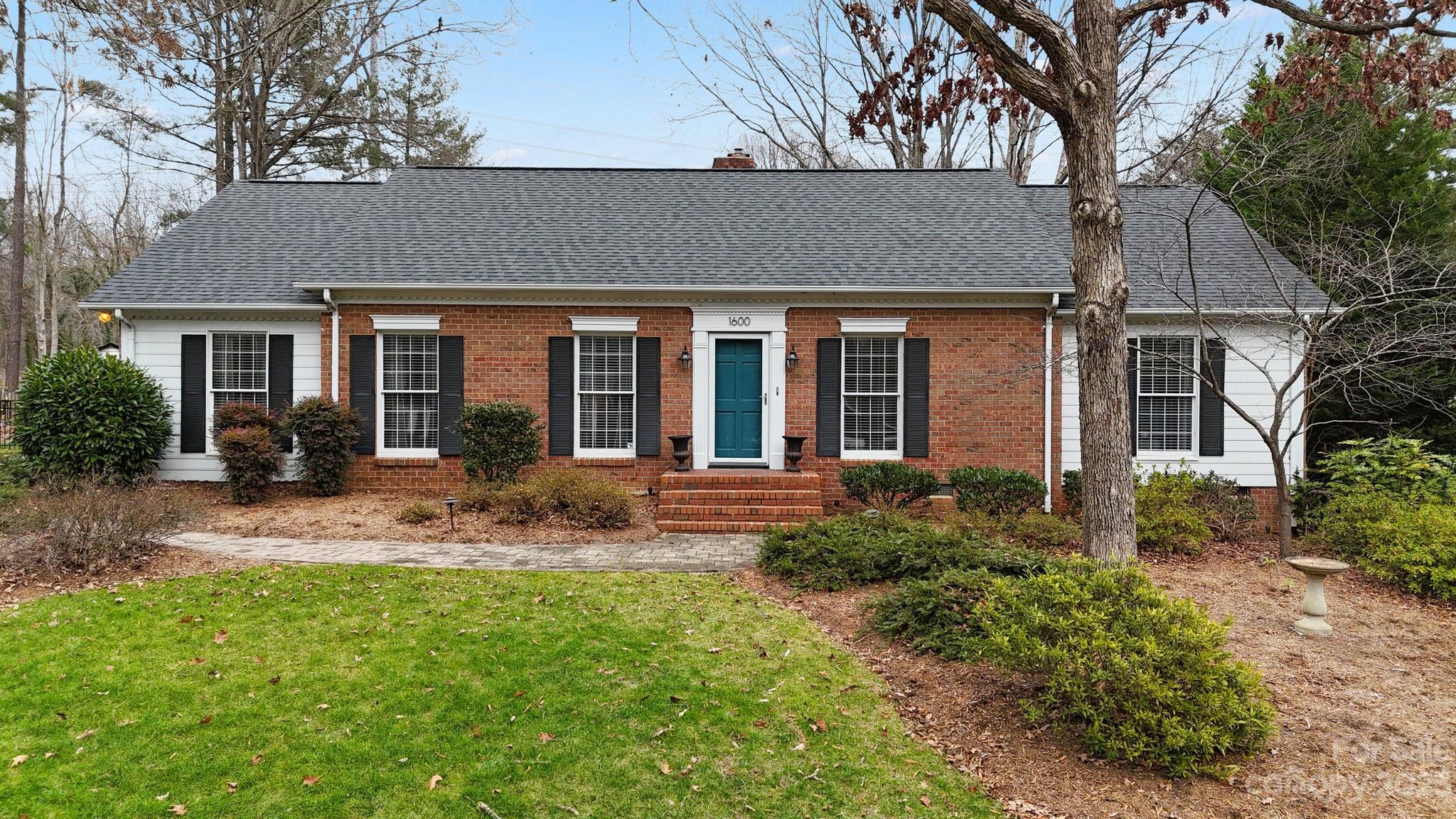 Photo one of 1600 Piccadilly Dr Charlotte NC 28211 | MLS 4097308