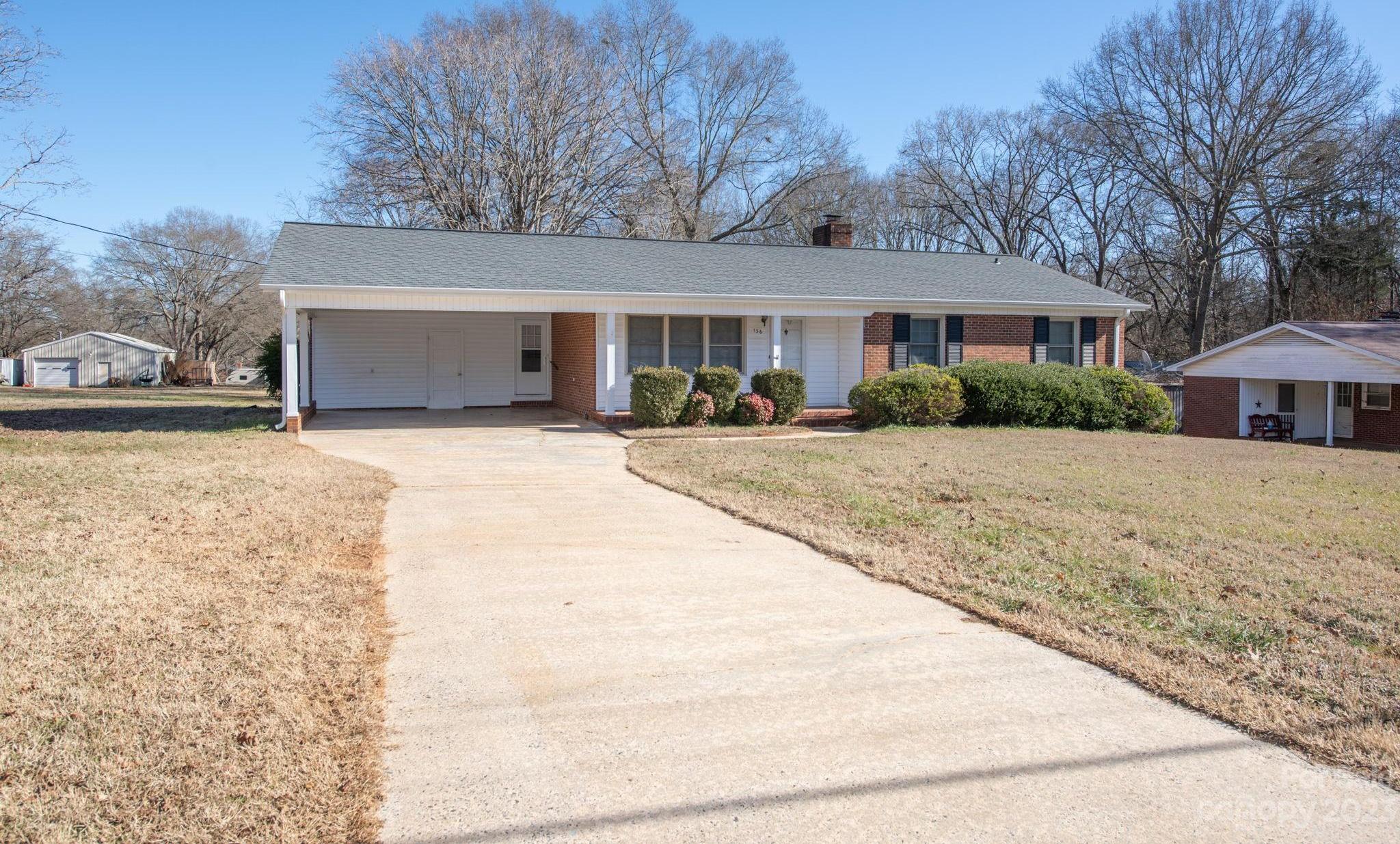 Photo one of 136 Hillcrest St Shelby NC 28152 | MLS 4098661