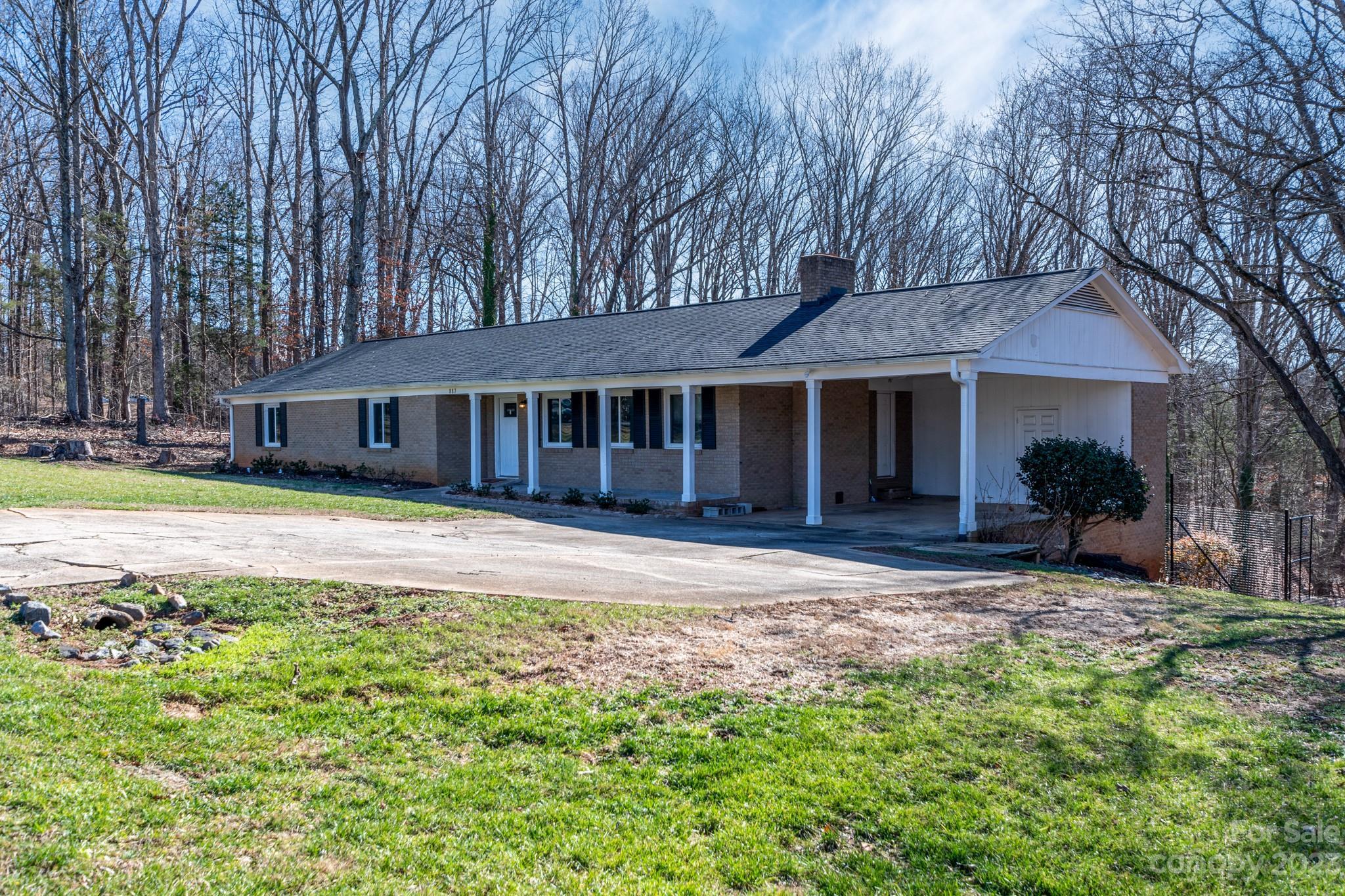Photo one of 887 Red Fox Ln Concord NC 28025 | MLS 4098671
