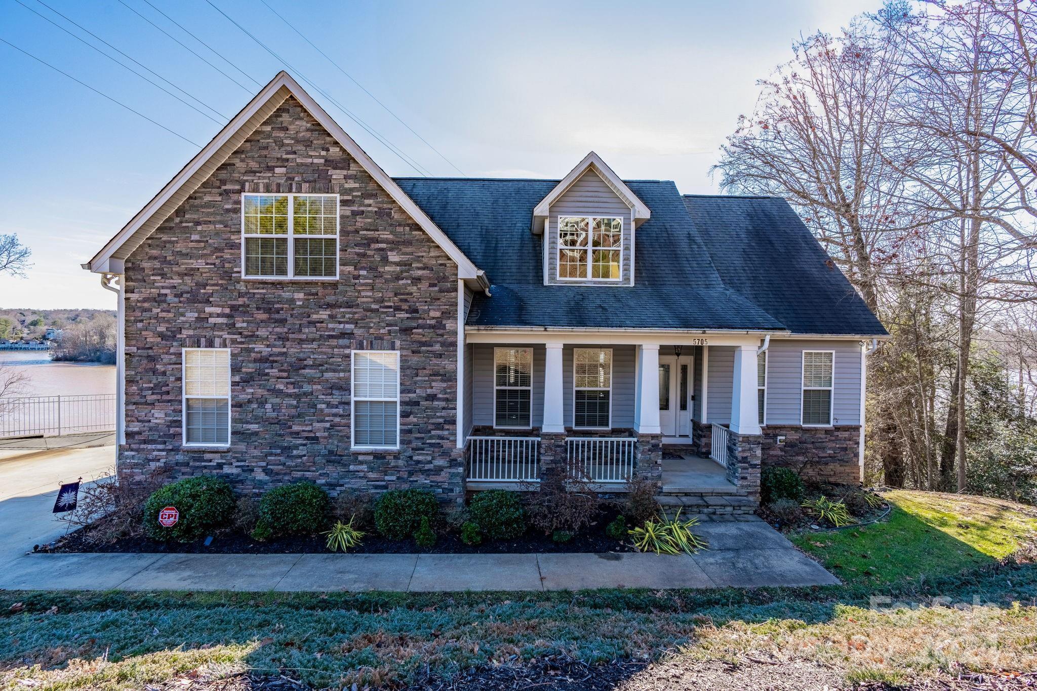 Photo one of 5705 Crown Ter Hickory NC 28601 | MLS 4099902