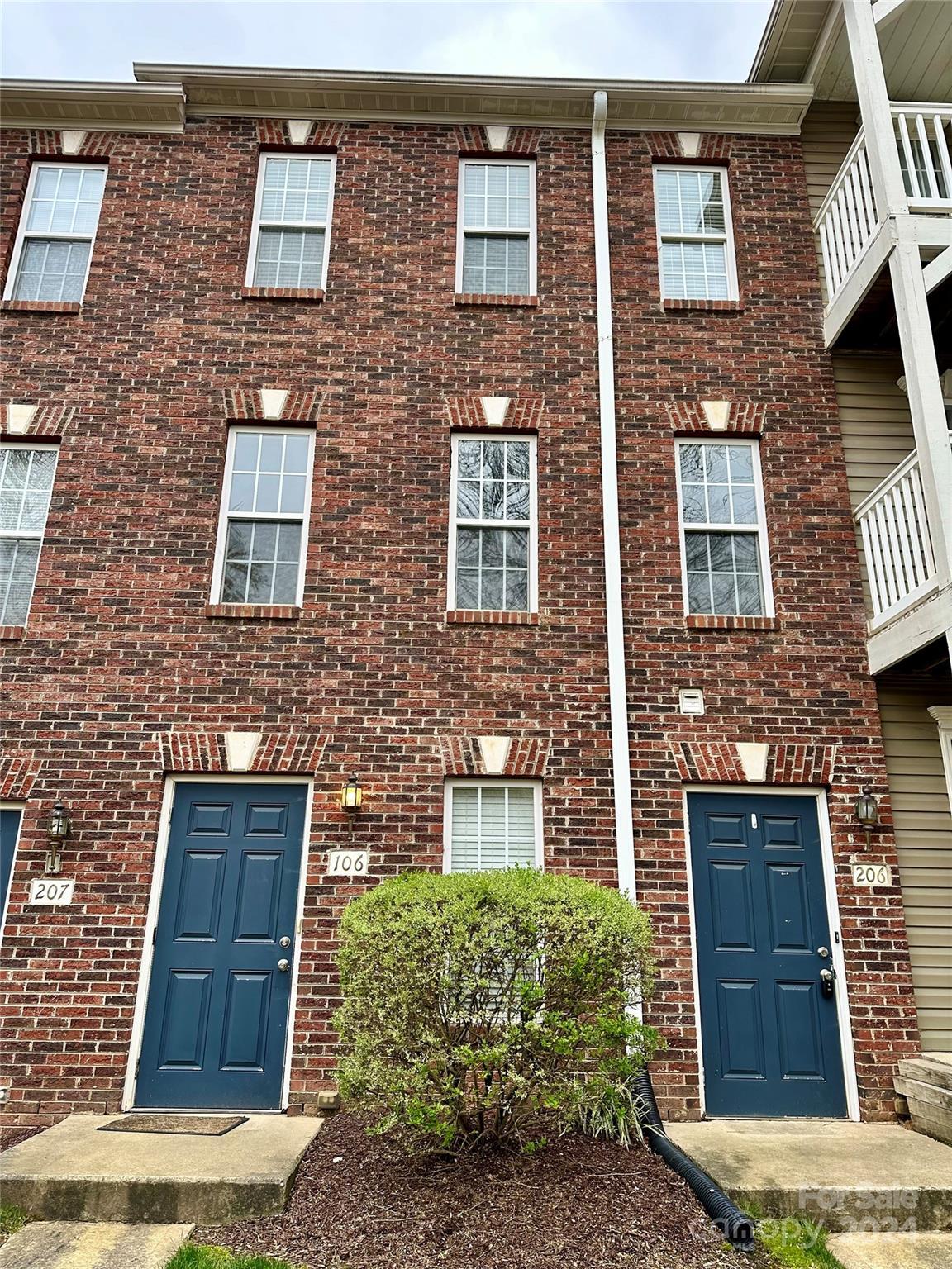 Photo one of 110 Steam Engine Dr # 206 Mooresville NC 28115 | MLS 4102297