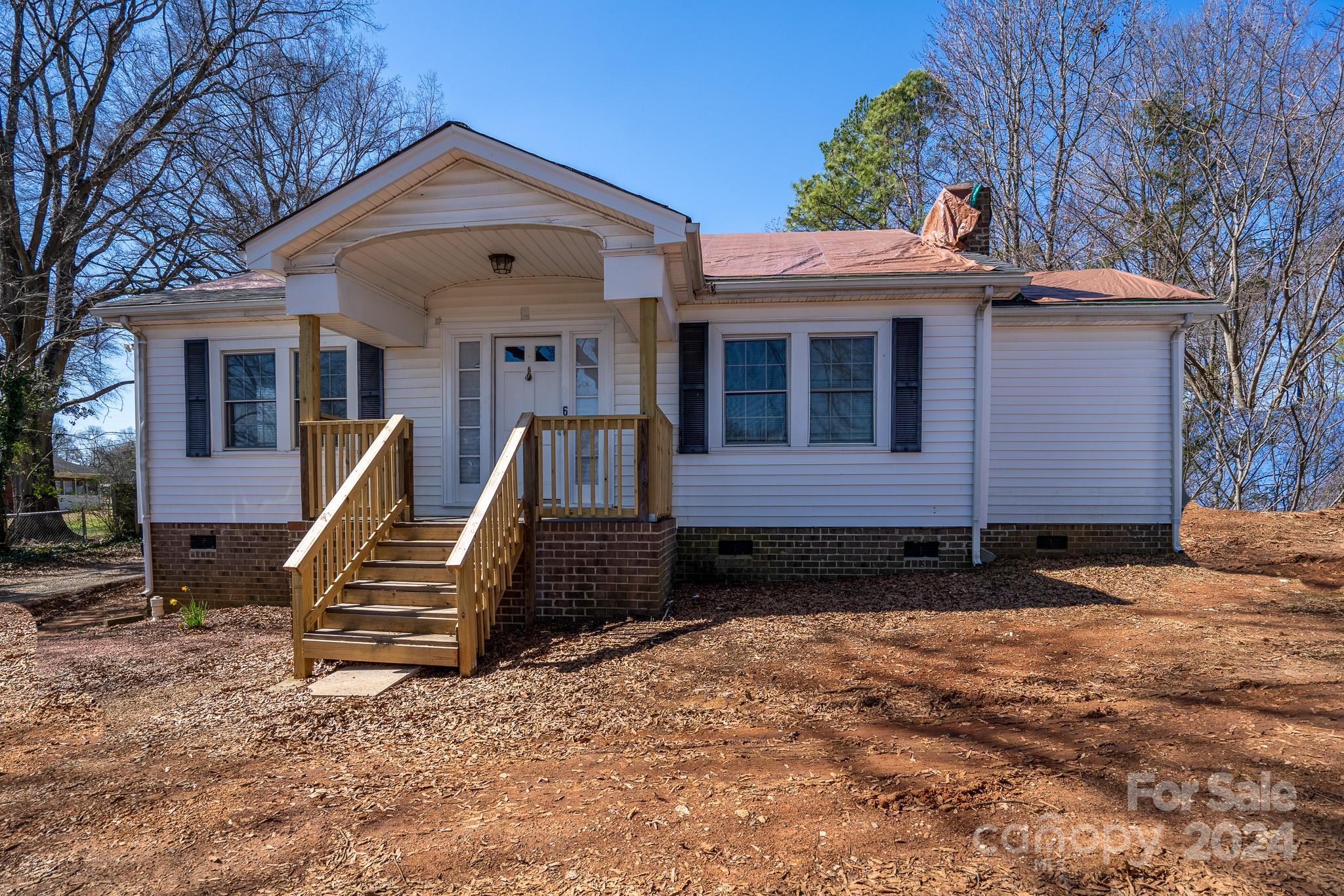 Photo one of 620 Peigler Nw St Concord NC 28027 | MLS 4102805