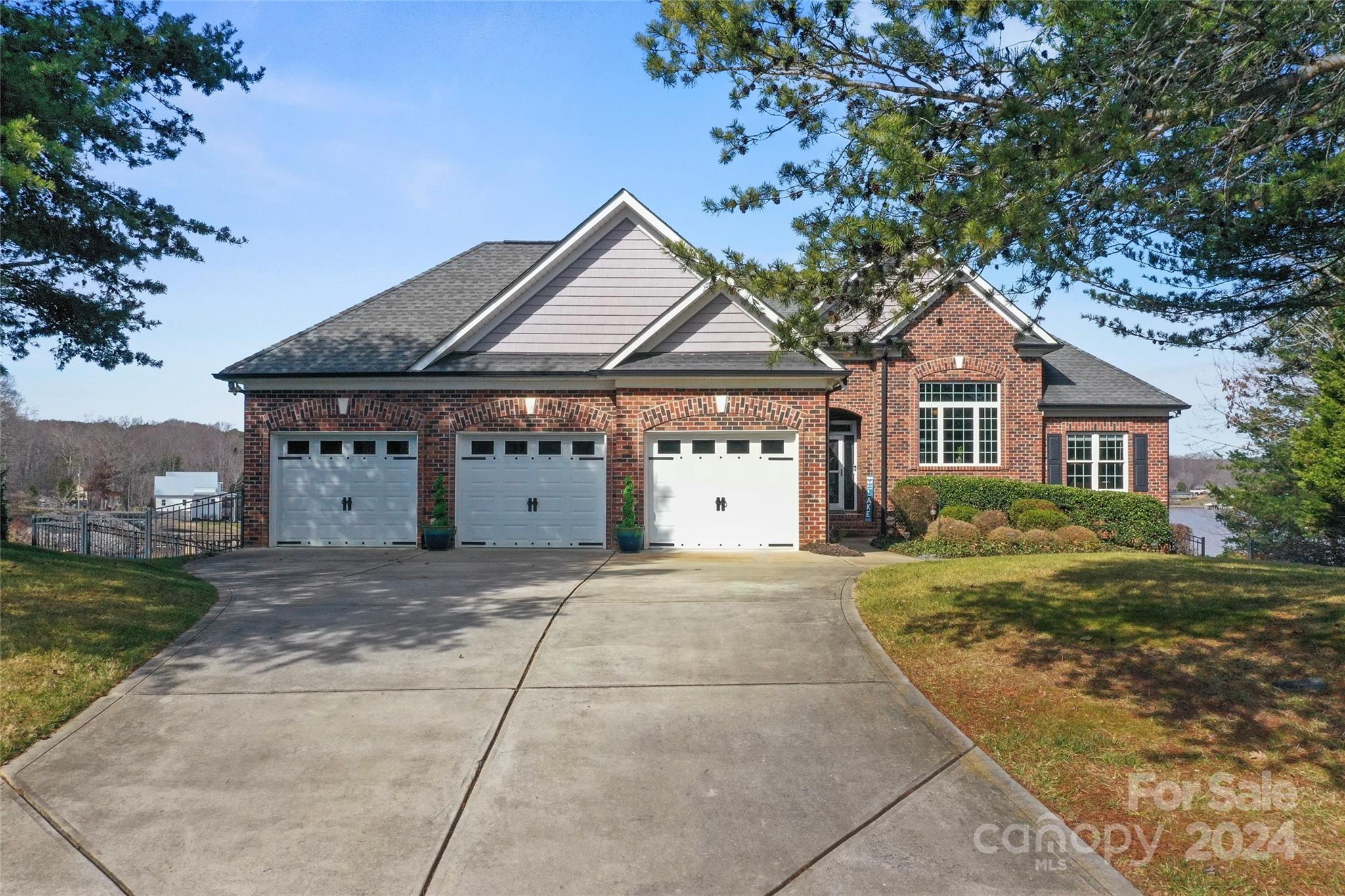 Photo one of 6980 Golden Bay Ct Sherrills Ford NC 28673 | MLS 4105012