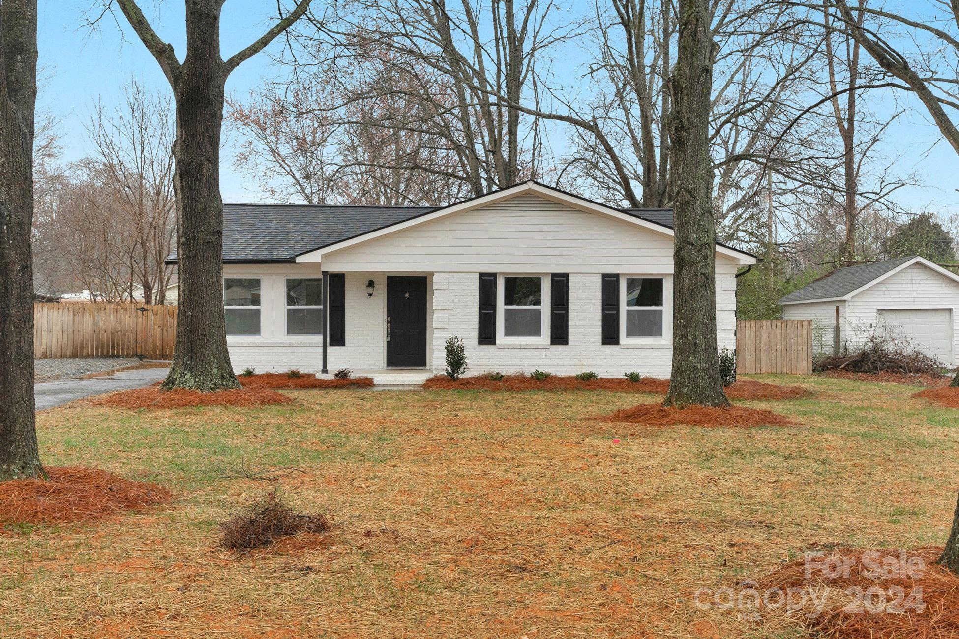 Photo one of 8006 Hemby Wood Dr Indian Trail NC 28079 | MLS 4105215