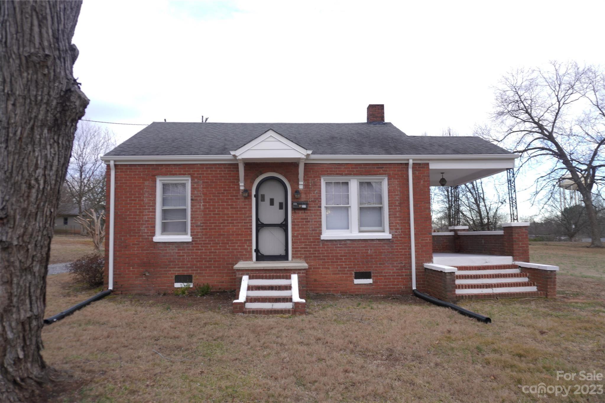 Photo one of 217 31St Sw St Hickory NC 28602 | MLS 4106335