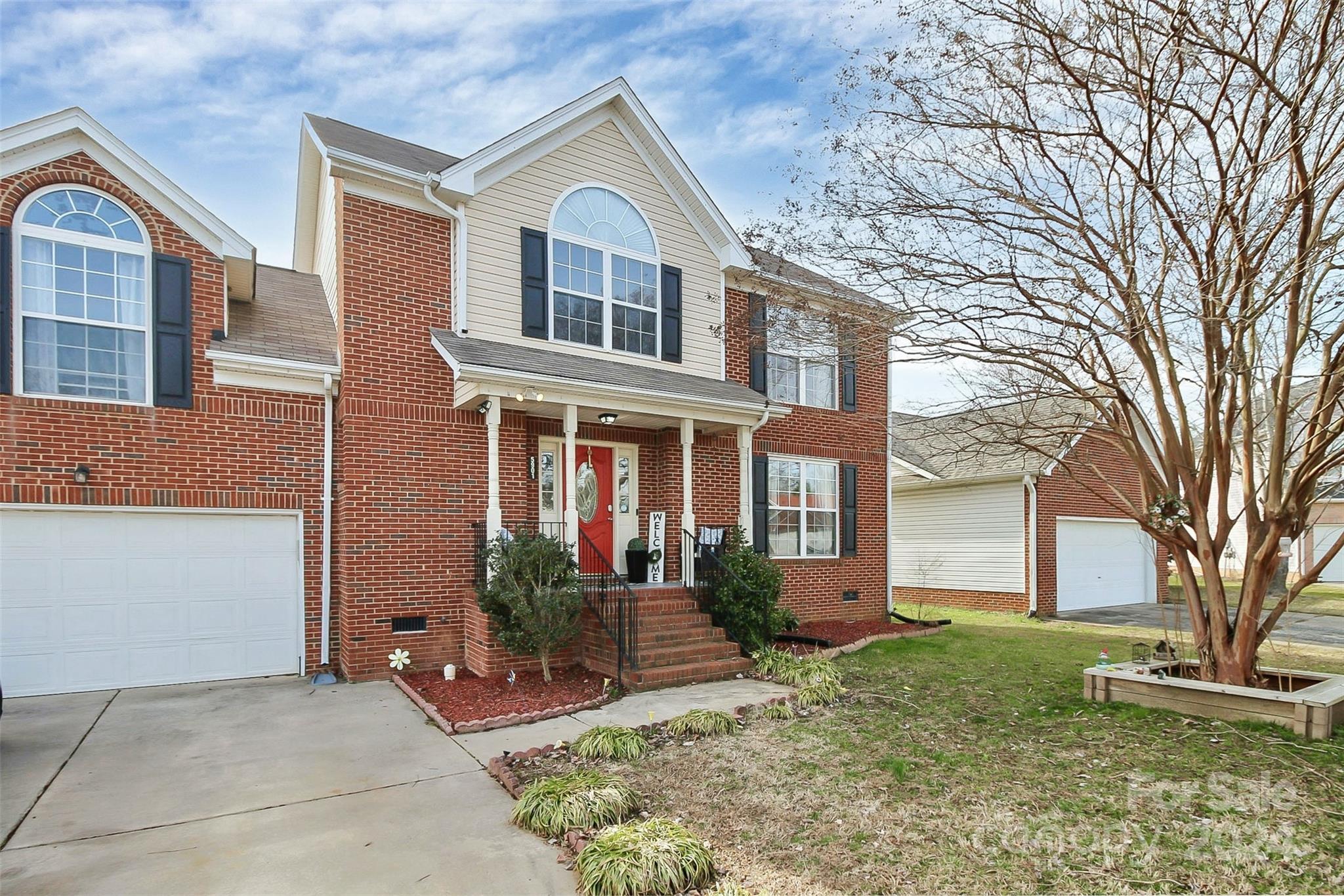 Photo one of 5901 Barefoot Ln Indian Trail NC 28079 | MLS 4107133