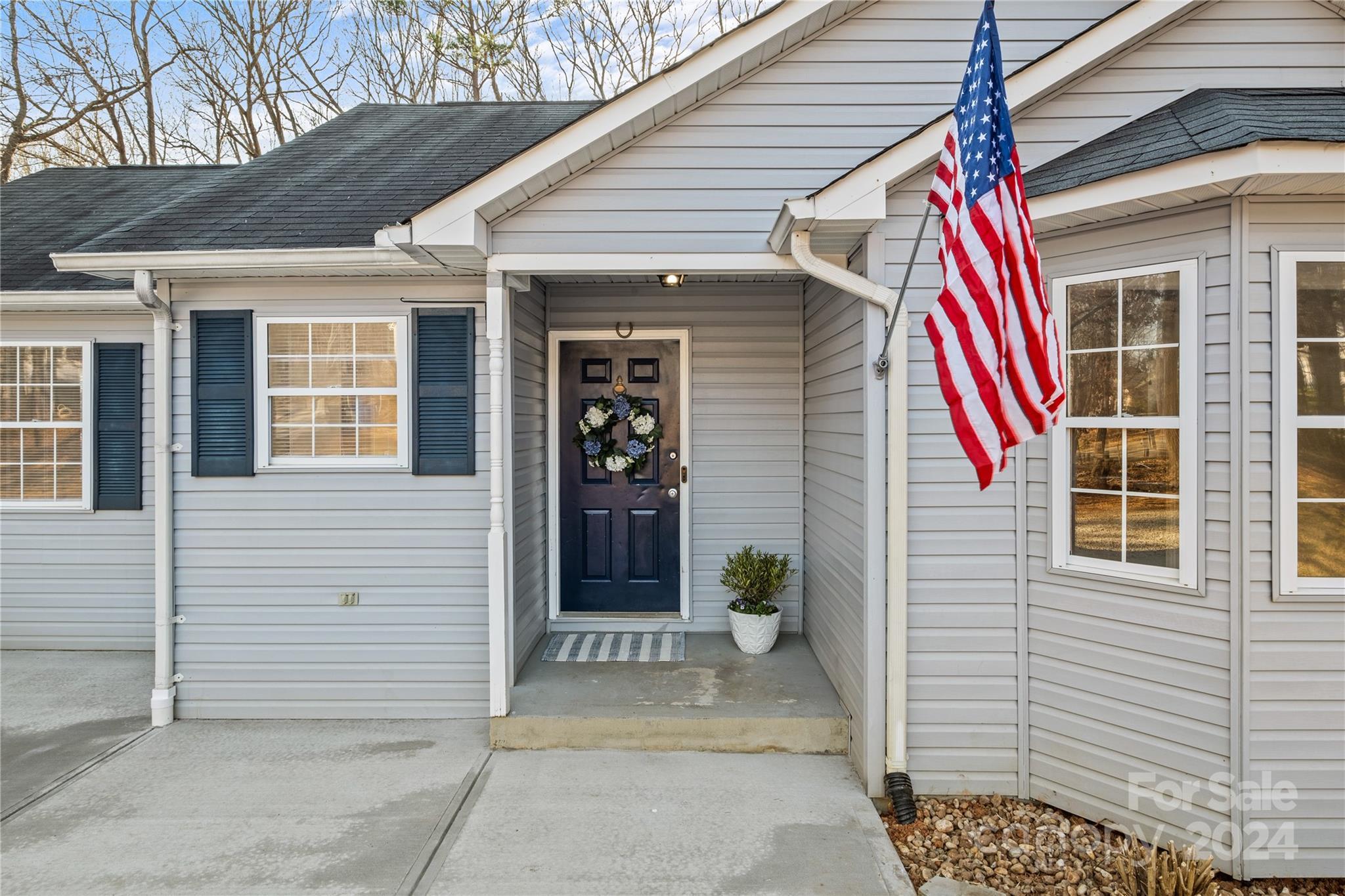 Photo one of 133 Mills Forest Ln Mooresville NC 28117 | MLS 4108528