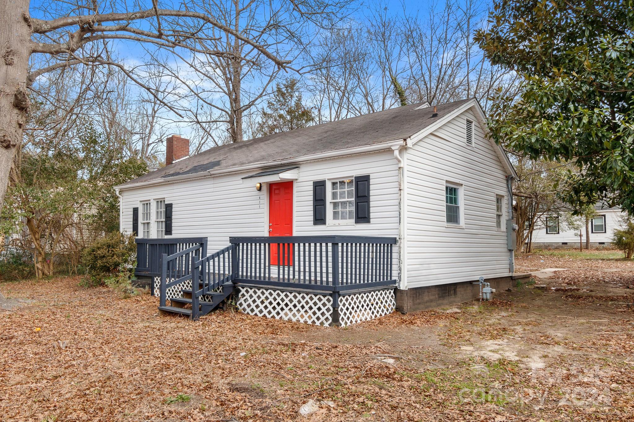Photo one of 411 S Thompson St Shelby NC 28150 | MLS 4109927