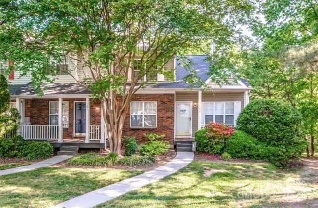 Photo one of 709 Mountainwater Dr Charlotte NC 28262 | MLS 4110599