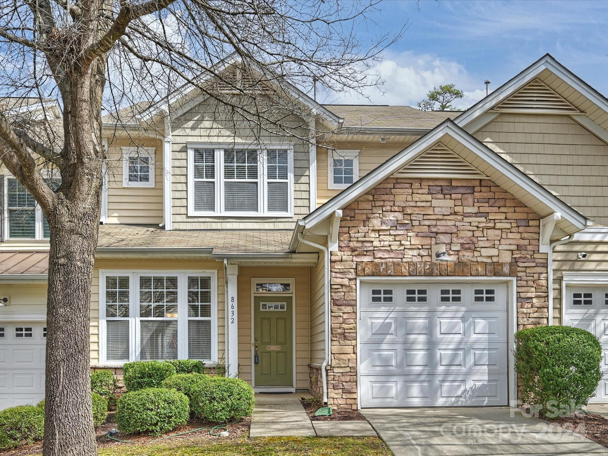 Photo one of 8632 Brookings Dr Charlotte NC 28269 | MLS 4110761