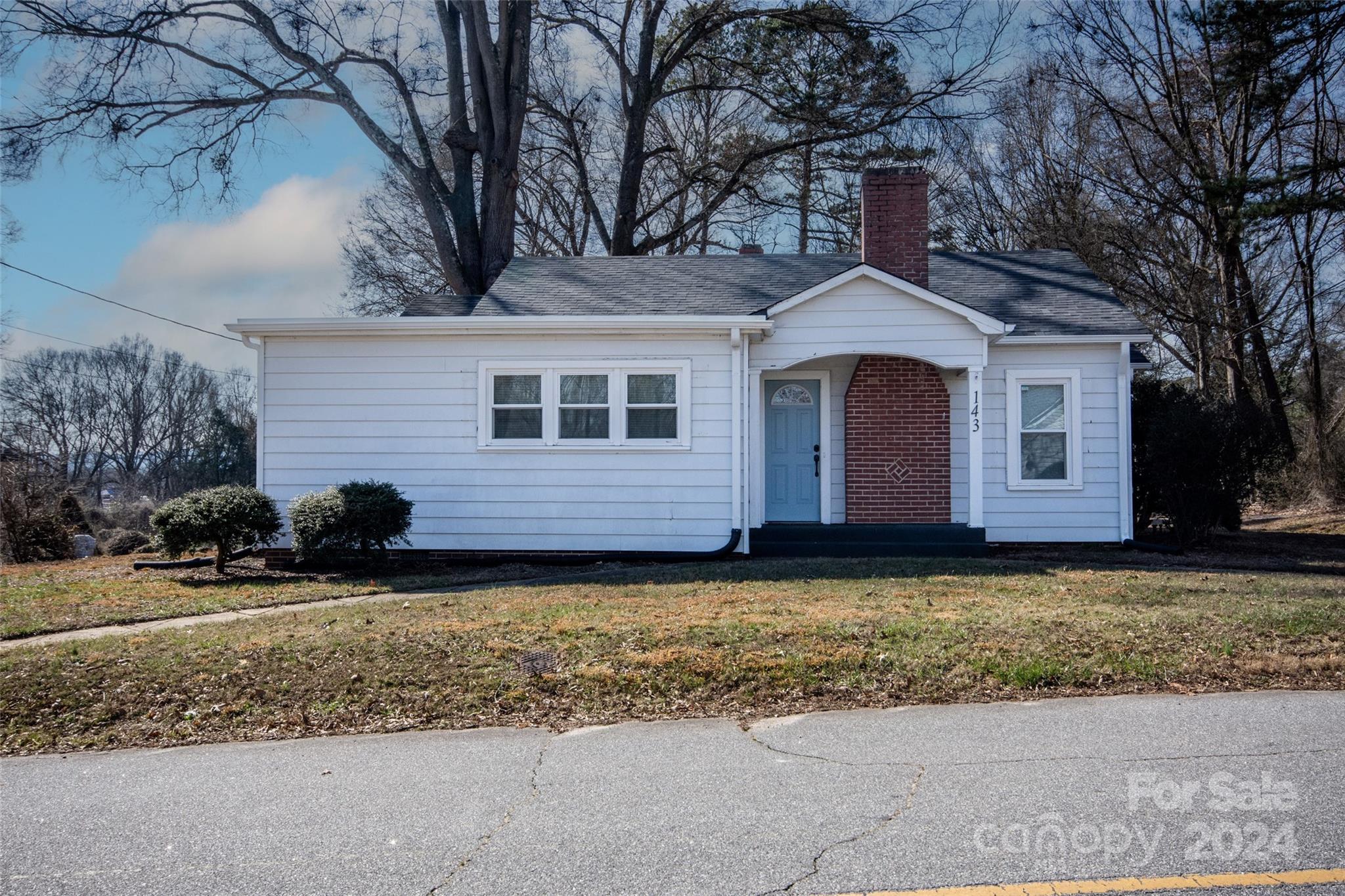 Photo one of 143 7Th Nw St Taylorsville NC 28681 | MLS 4111485