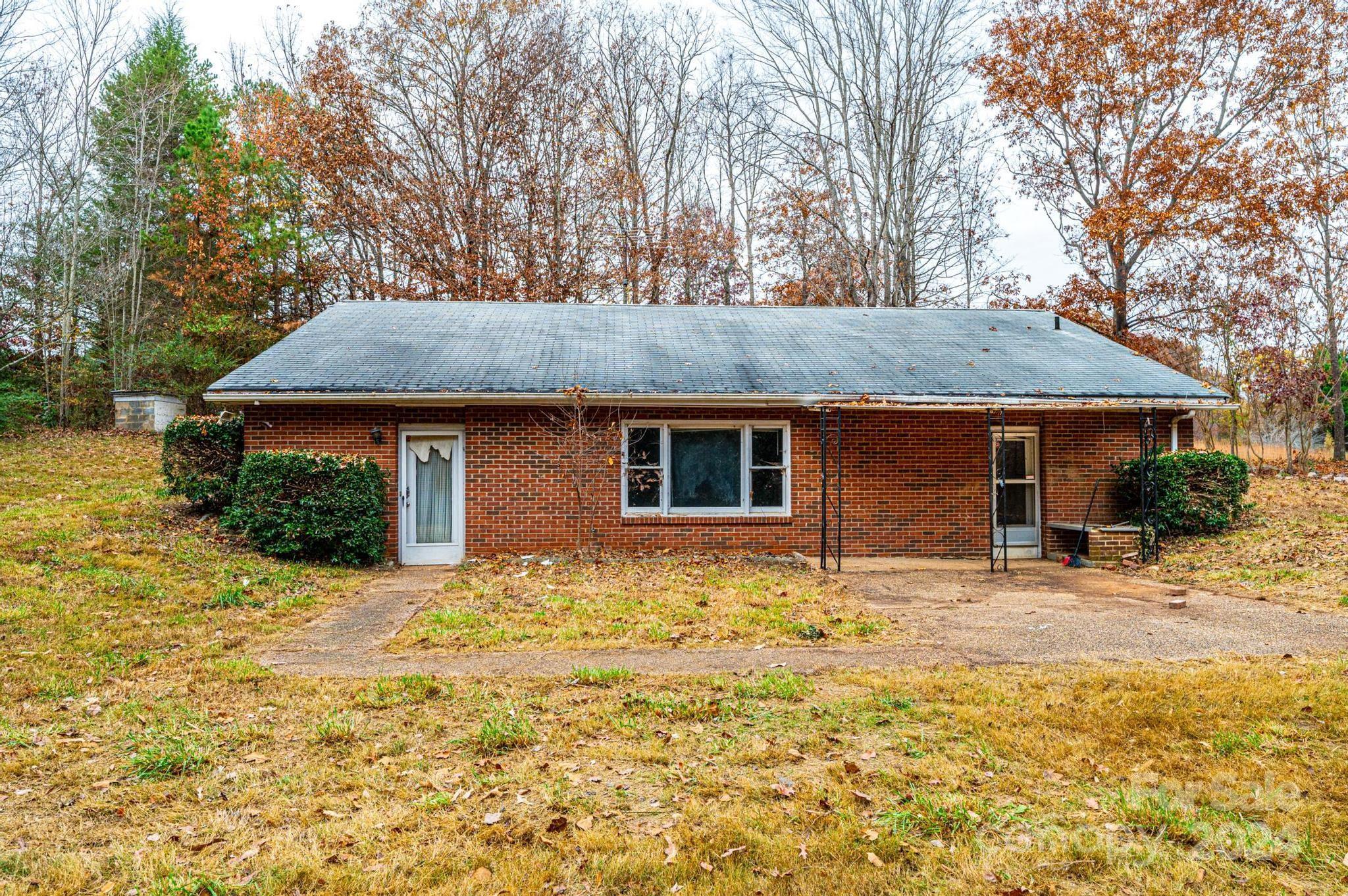 Photo one of 5410 Carver House Rd Conover NC 28613 | MLS 4111686