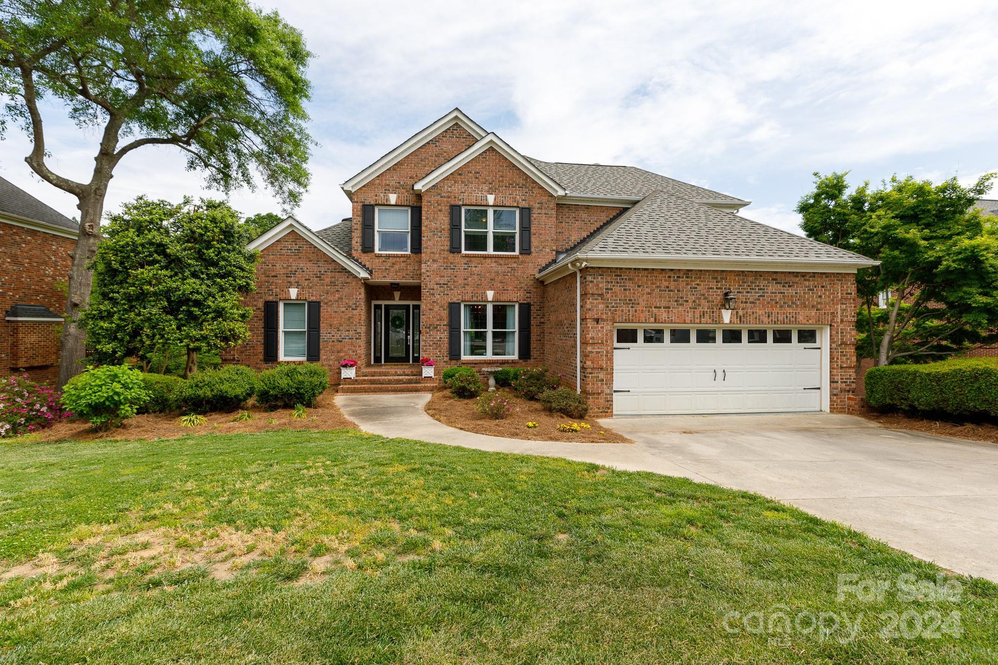 Photo one of 359 Gringley Hill Rd Fort Mill SC 29708 | MLS 4111887