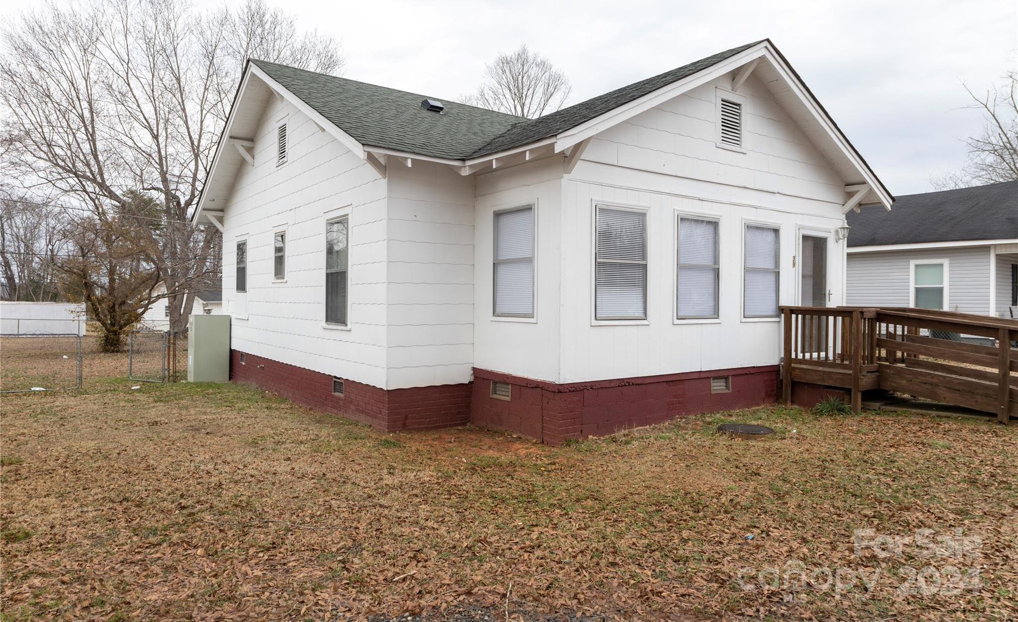 Photo one of 39 Lineberger St Lowell NC 28098 | MLS 4112151