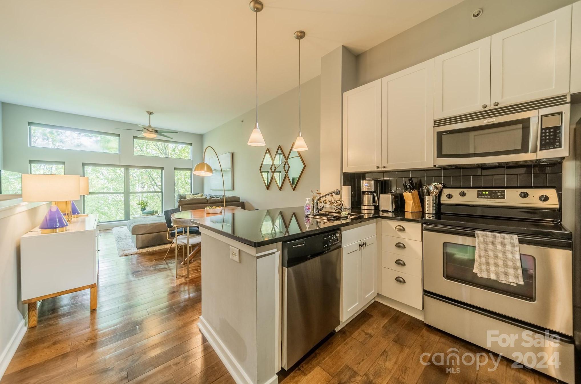 Photo one of 2125 Southend Dr # 403 Charlotte NC 28203 | MLS 4112806