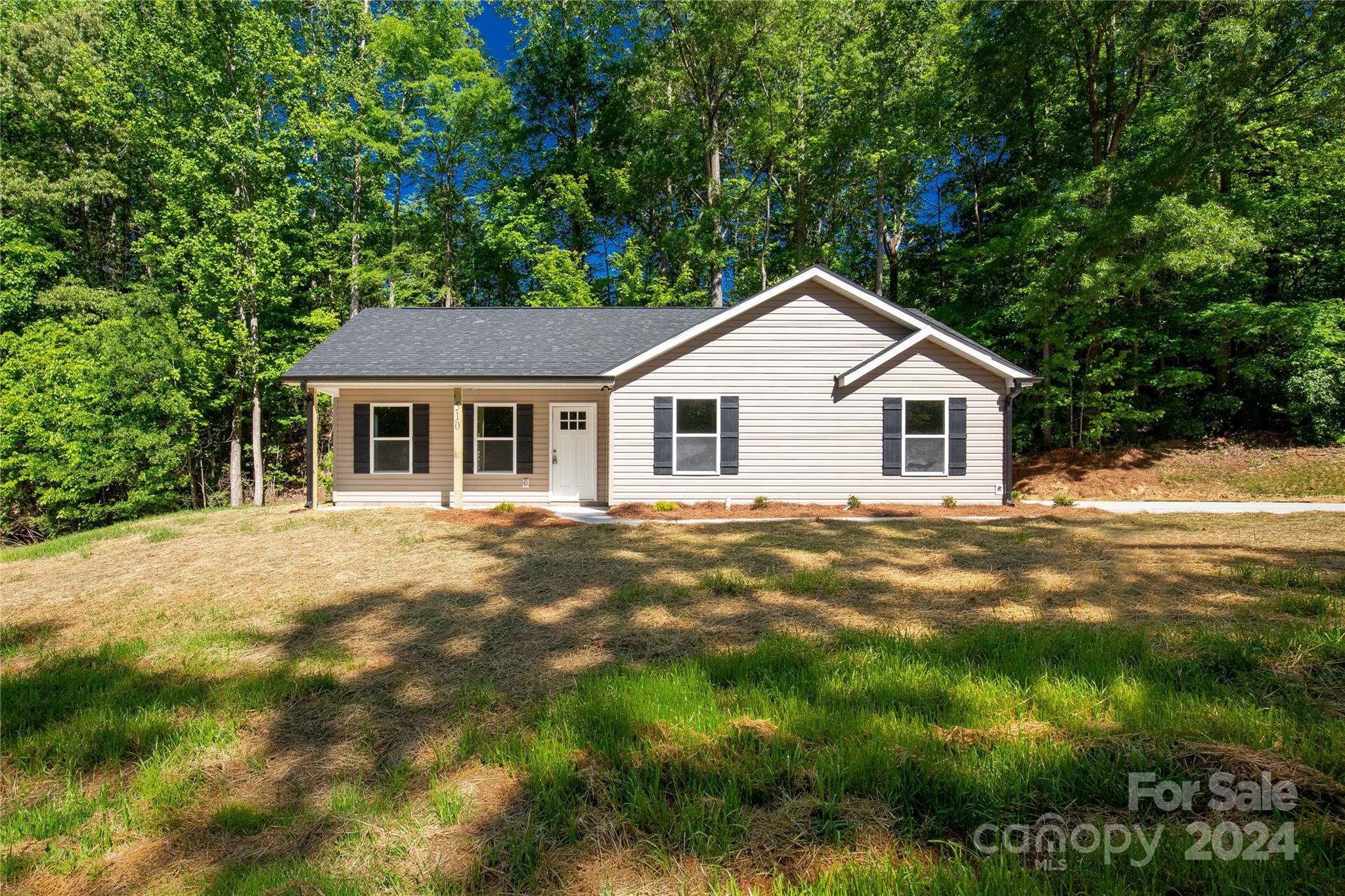 Photo one of 510 Railroad Ave York SC 29745 | MLS 4114072
