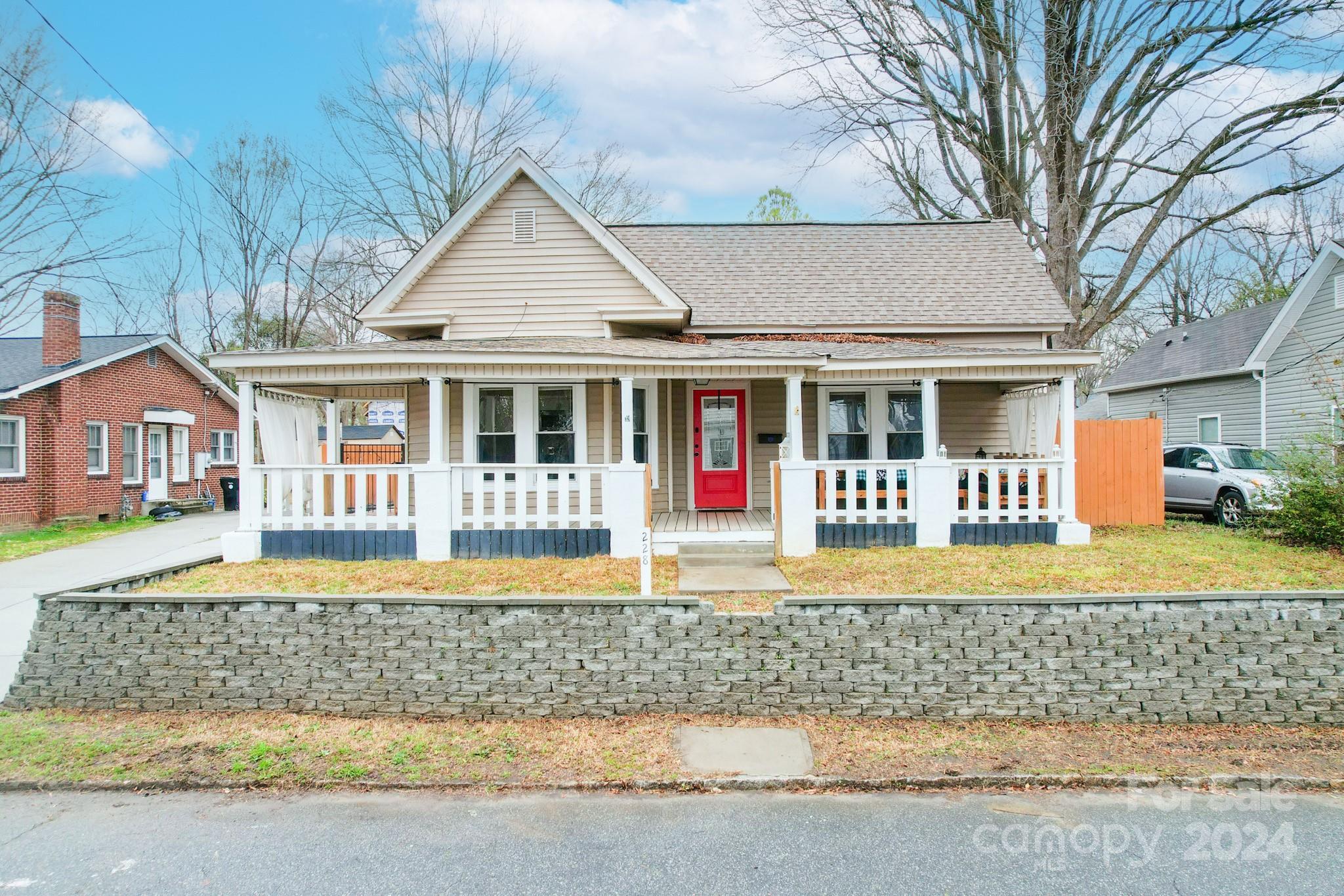 Photo one of 228 Academy Nw Ave Concord NC 28025 | MLS 4114101