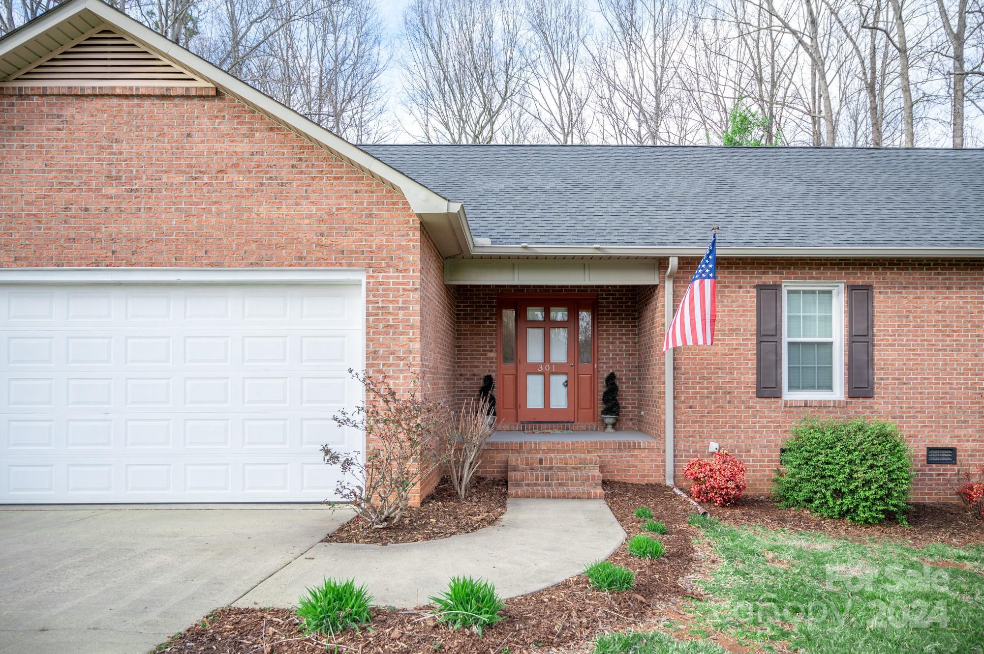 Photo one of 301 Frontier Cir China Grove NC 28023 | MLS 4114145