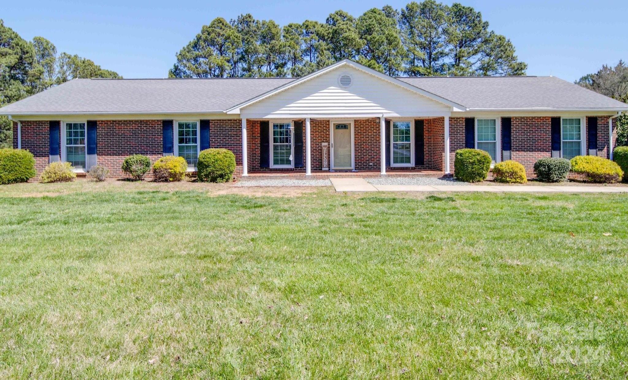 Photo one of 4320 Henry Dellinger Rd Maiden NC 28650 | MLS 4116254
