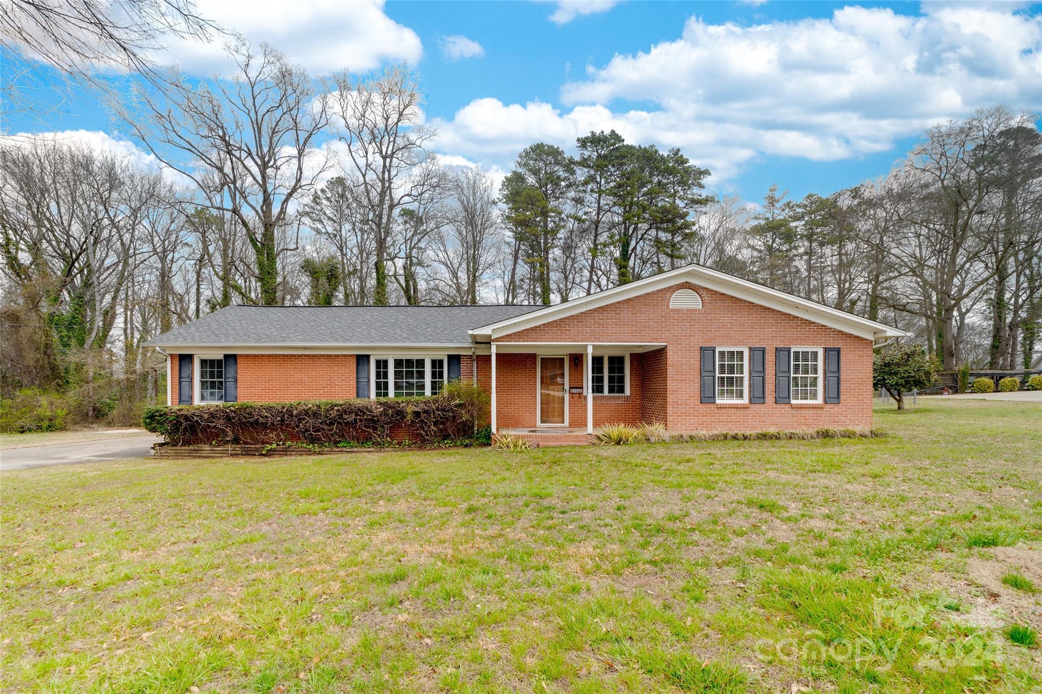 Photo one of 306 Eastwood Dr Mount Holly NC 28120 | MLS 4116480