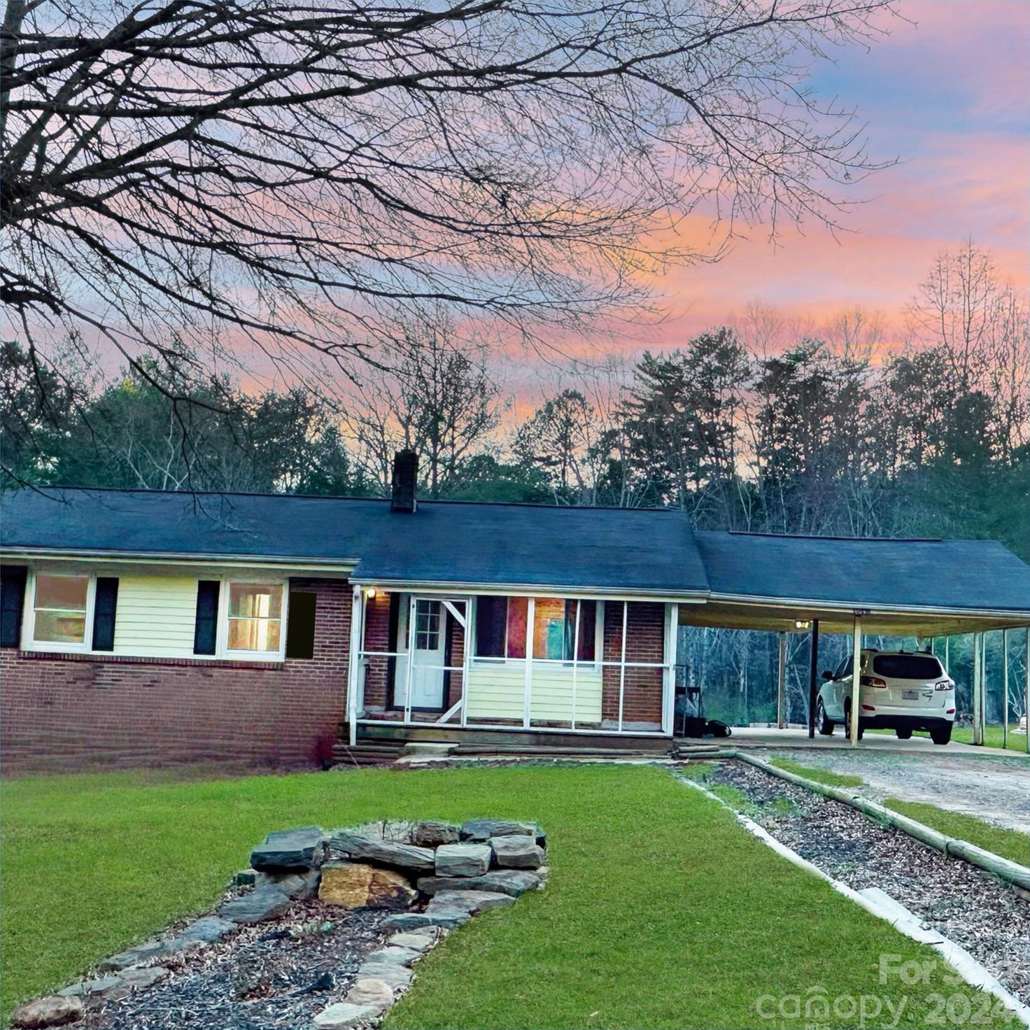 Photo one of 4645 Country View Ln Hickory NC 28602 | MLS 4116684