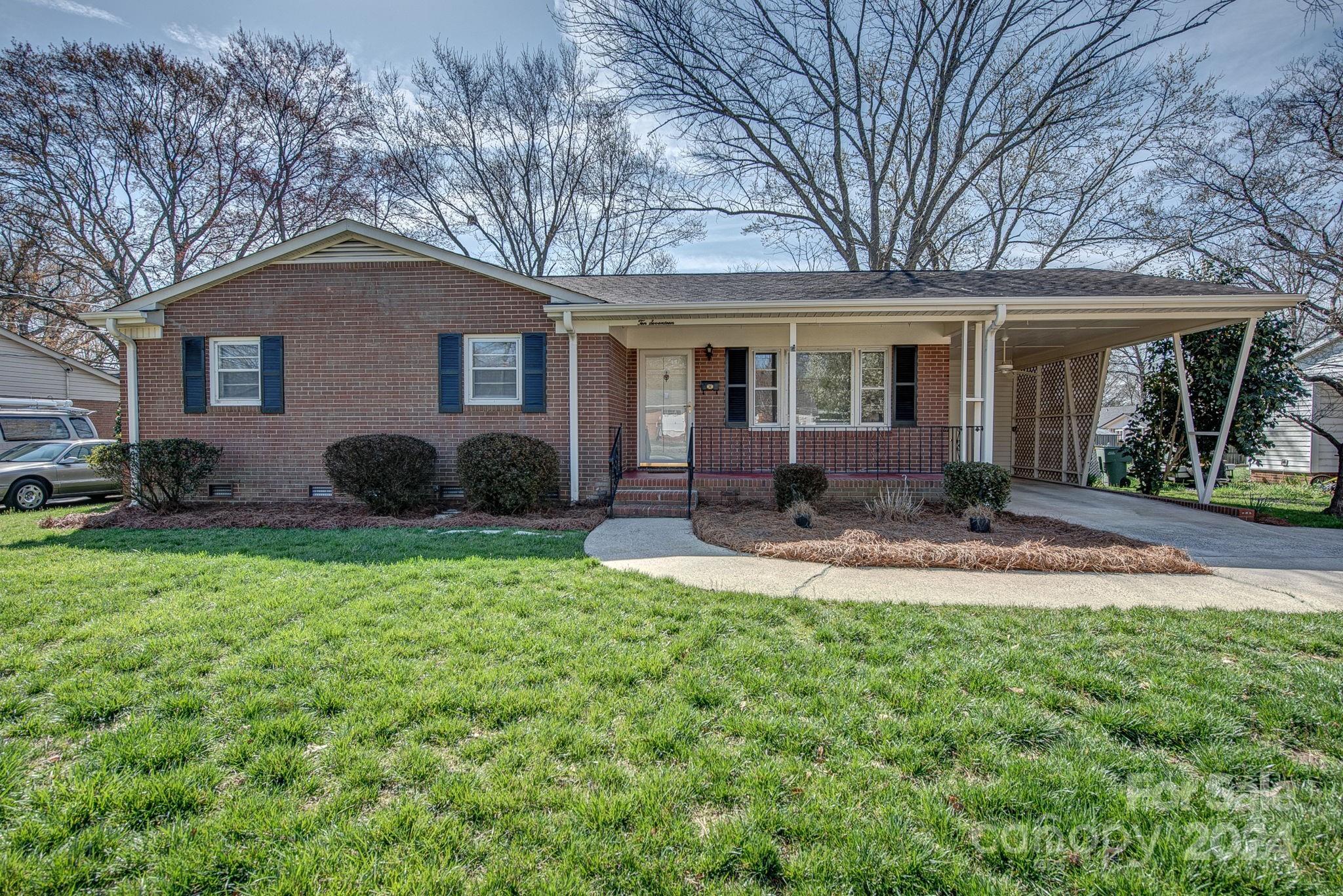 Photo one of 1017 Holly Dr Gastonia NC 28054 | MLS 4116717
