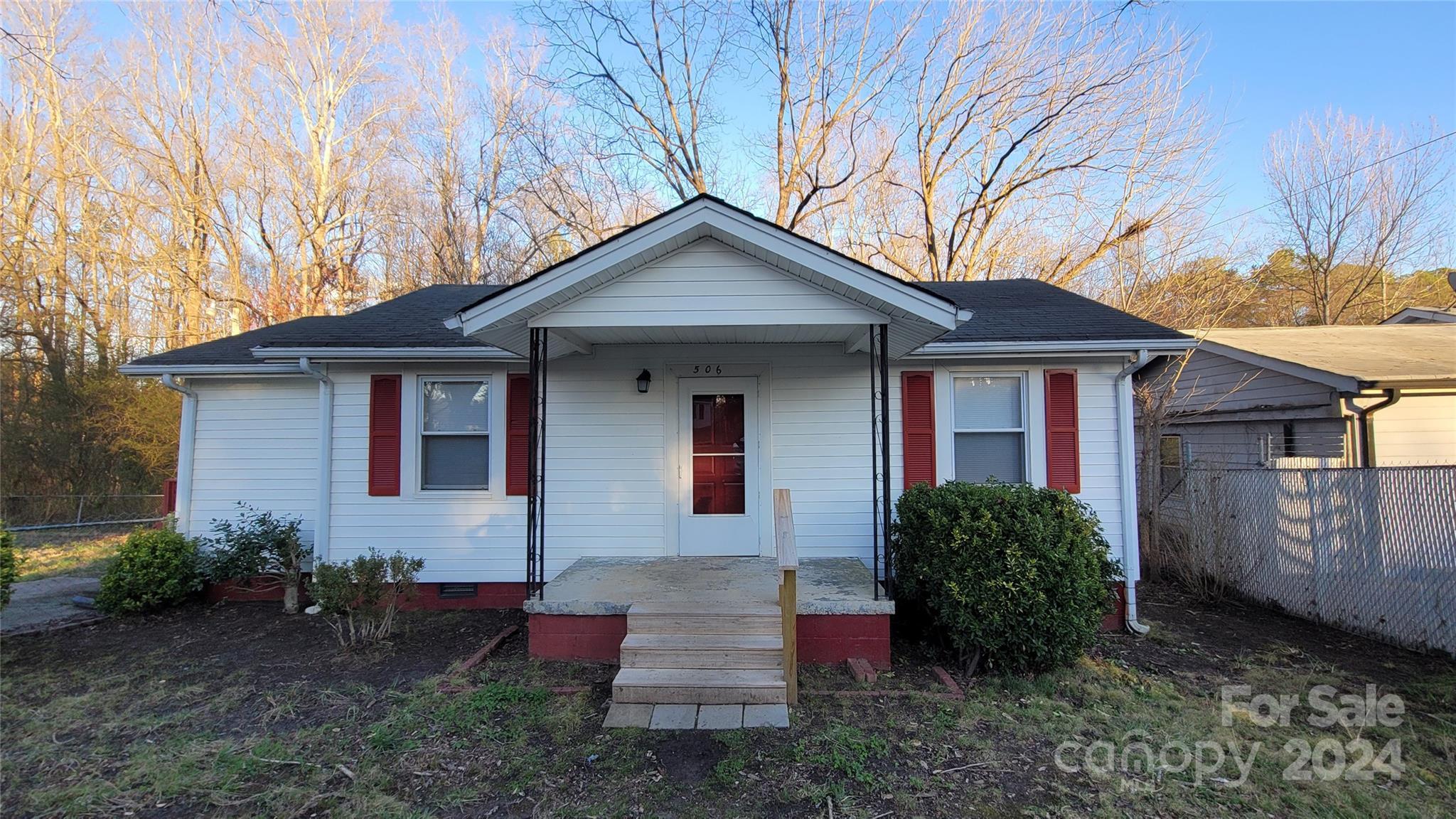 Photo one of 506 S Willow St Dallas NC 28034 | MLS 4116828