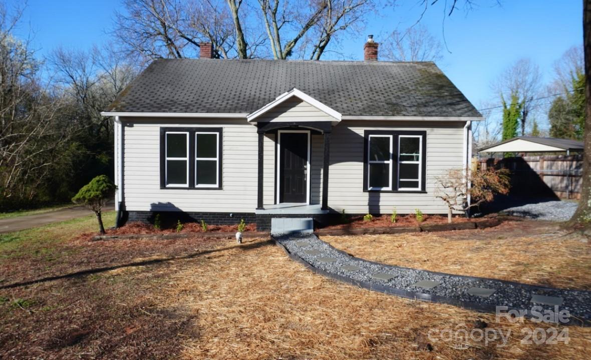 Photo one of 320 37Th St Hickory NC 28602 | MLS 4117292
