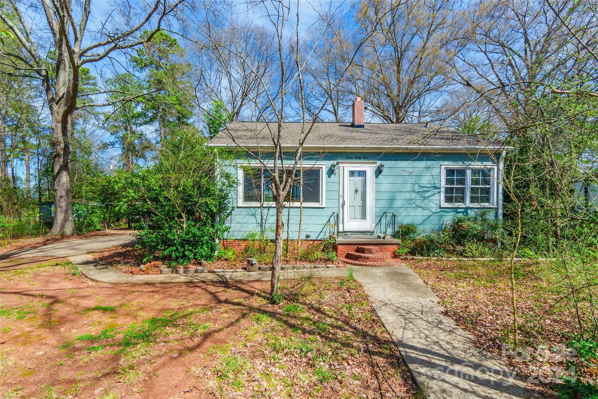 Photo one of 1241 Pinewood Rd Rock Hill SC 29730 | MLS 4118008