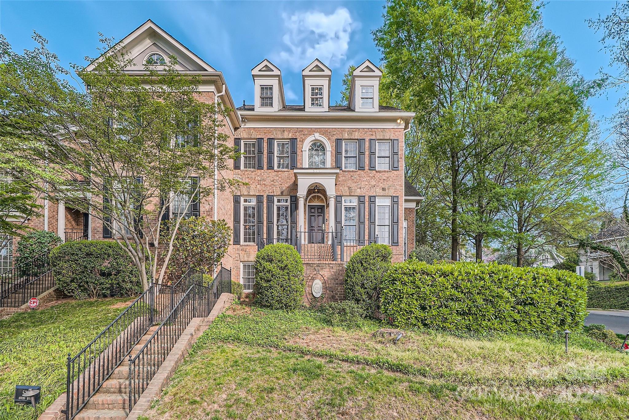 Photo one of 529 Queens Rd Charlotte NC 28207 | MLS 4118178