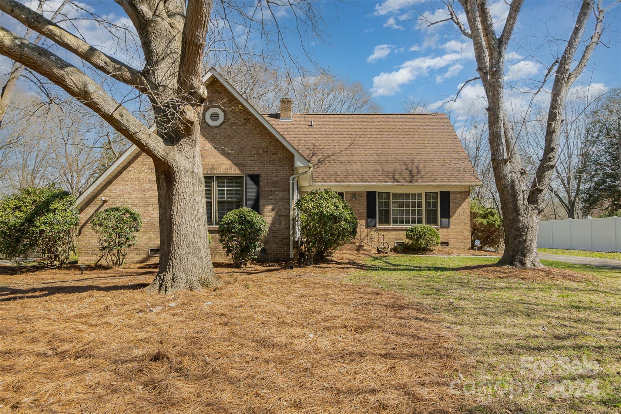 Photo one of 7100 Londontowne Dr Charlotte NC 28226 | MLS 4118397