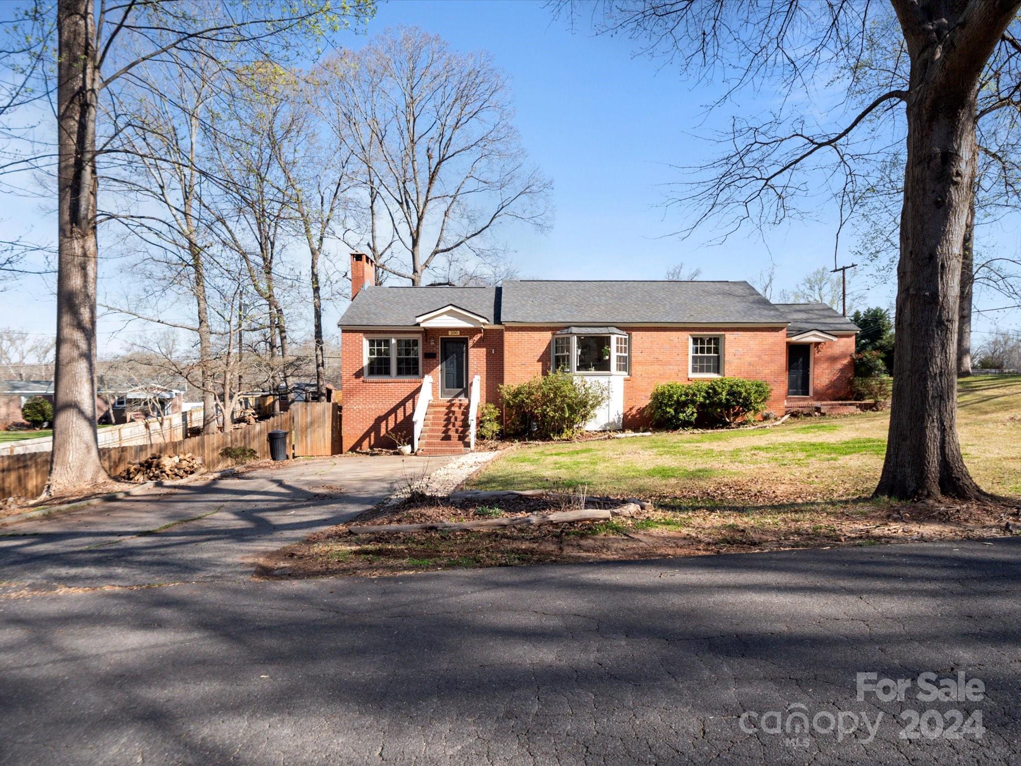 Photo one of 200 Myers St Fort Mill SC 29715 | MLS 4118587