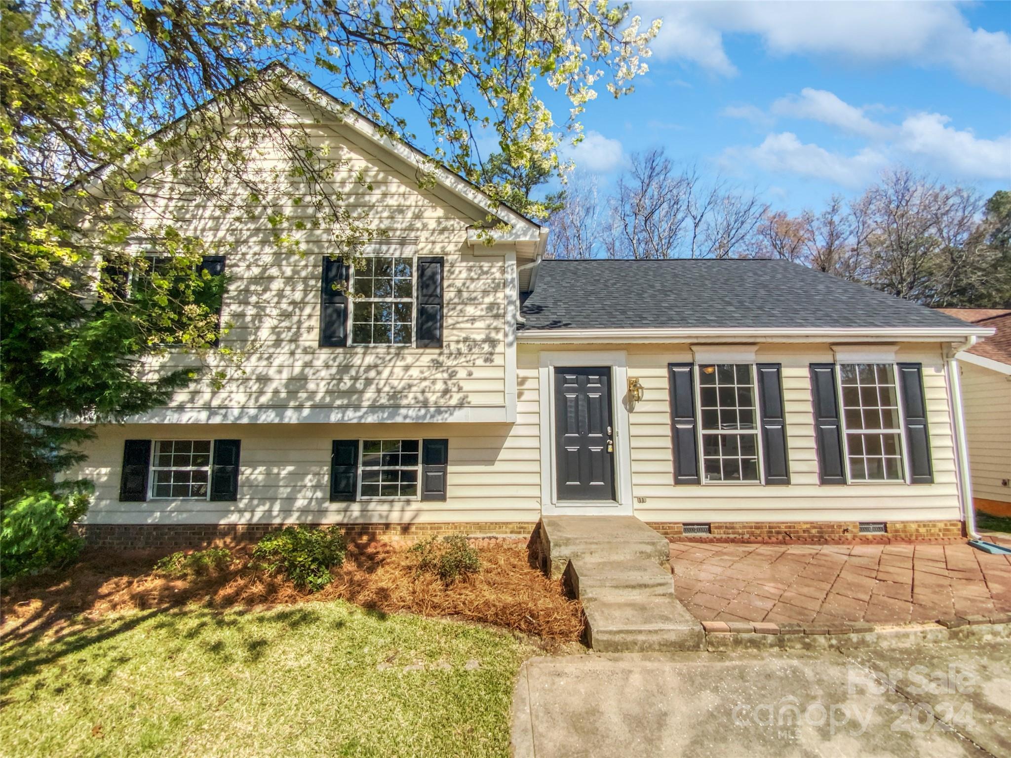 Photo one of 12124 Dolomite Dr Pineville NC 28134 | MLS 4119050
