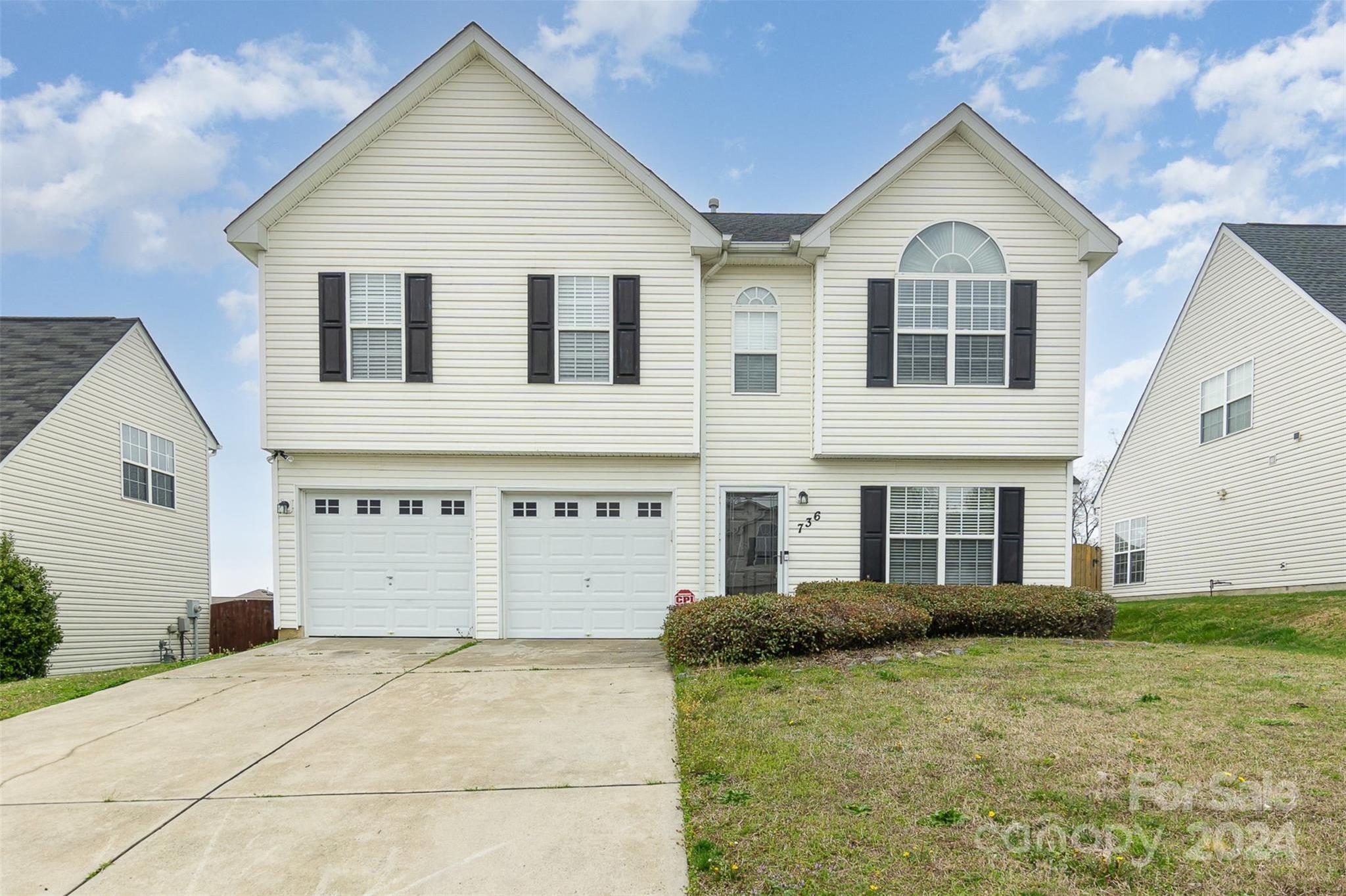 Photo one of 736 Reigate Rd Charlotte NC 28262 | MLS 4119122