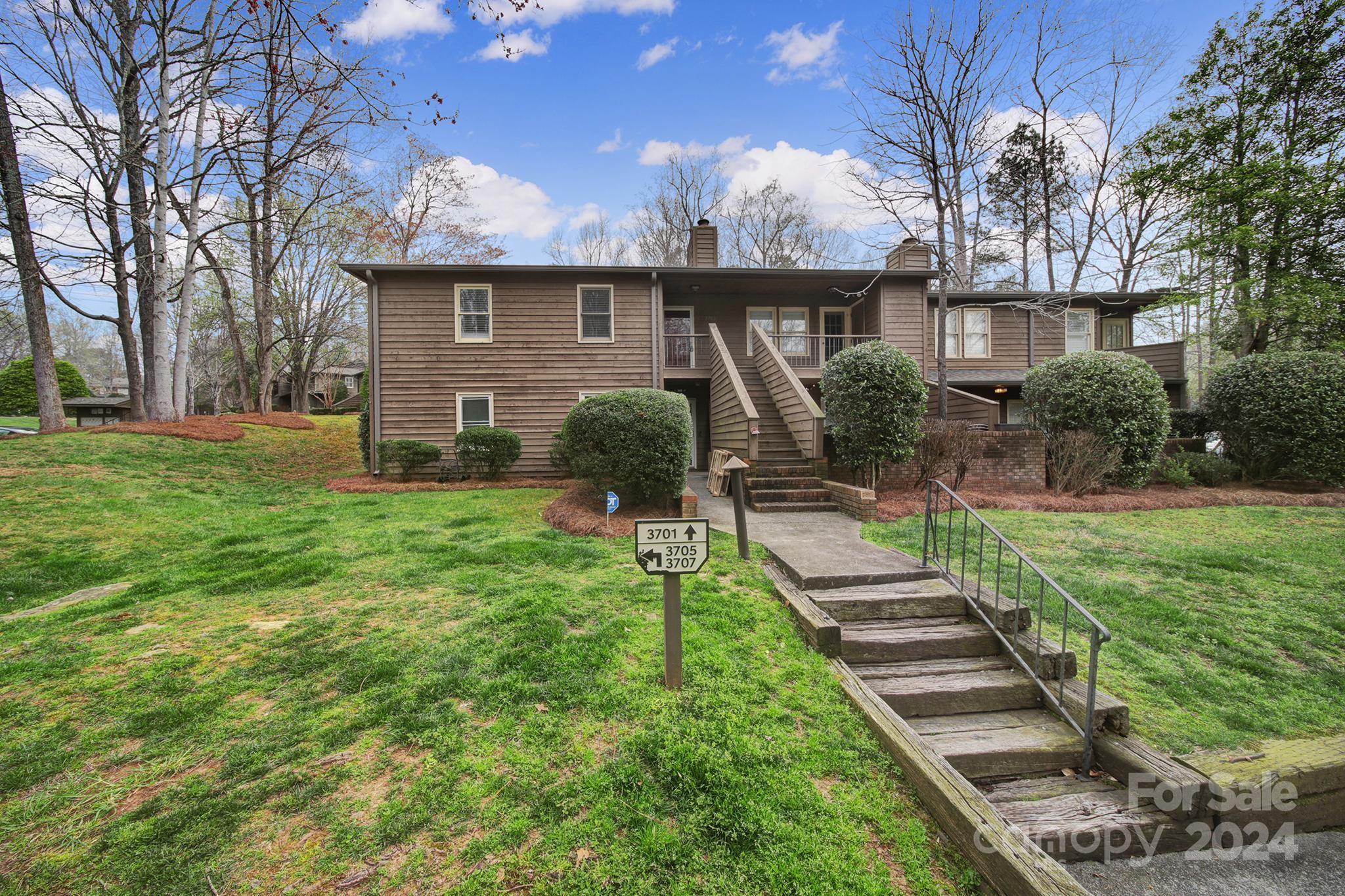 Photo one of 3703 Colony Crossing Dr Charlotte NC 28226 | MLS 4120039