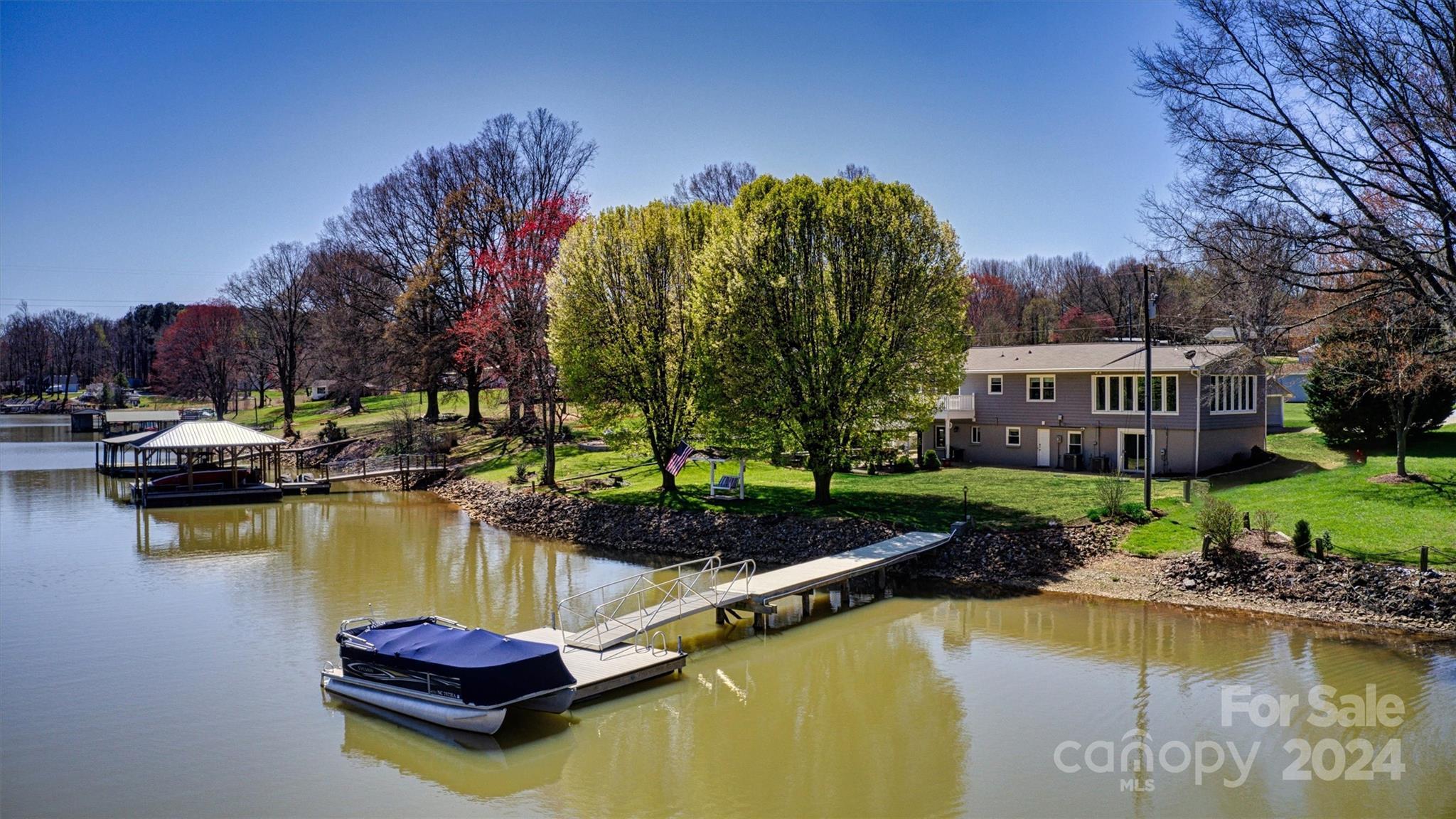 Photo one of 4294 Candlewood Dr Sherrills Ford NC 28673 | MLS 4120147