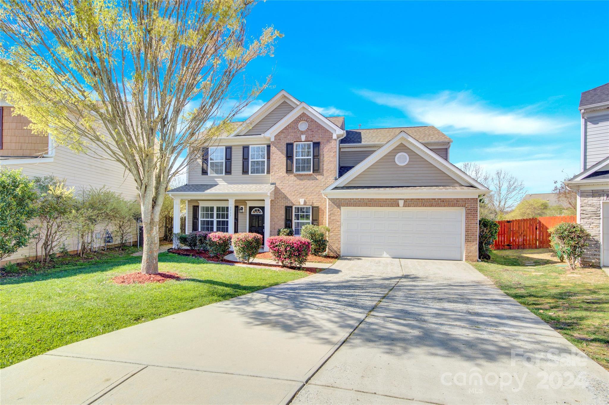 Photo one of 3737 Amber Meadows Dr Charlotte NC 28269 | MLS 4120879