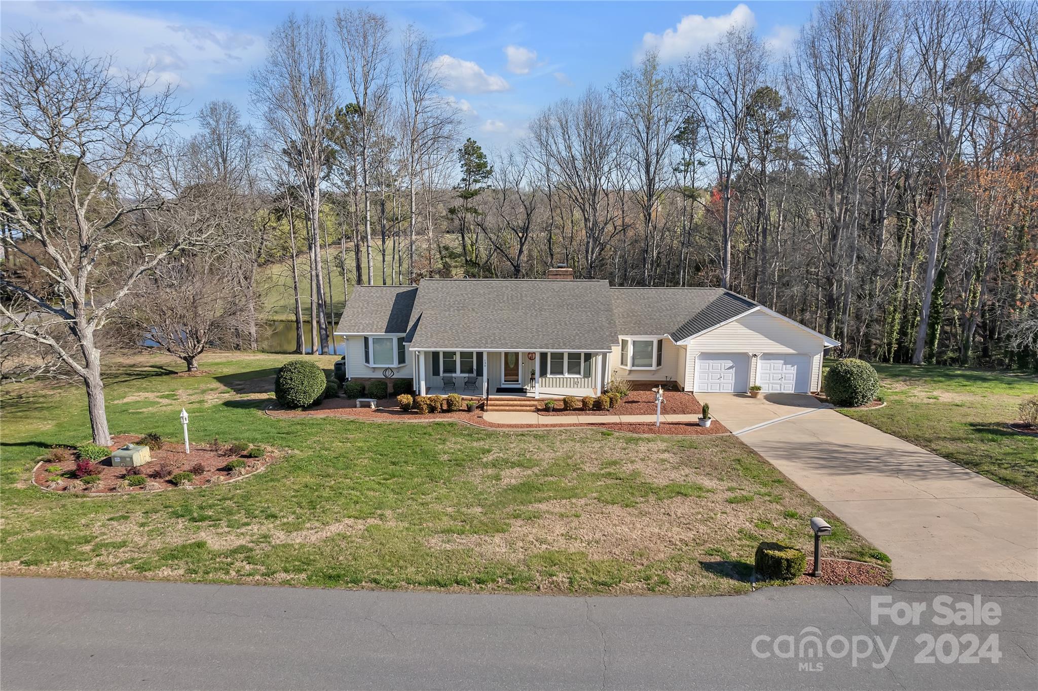 Photo one of 130 Dunes Dr Kings Mountain NC 28086 | MLS 4121091