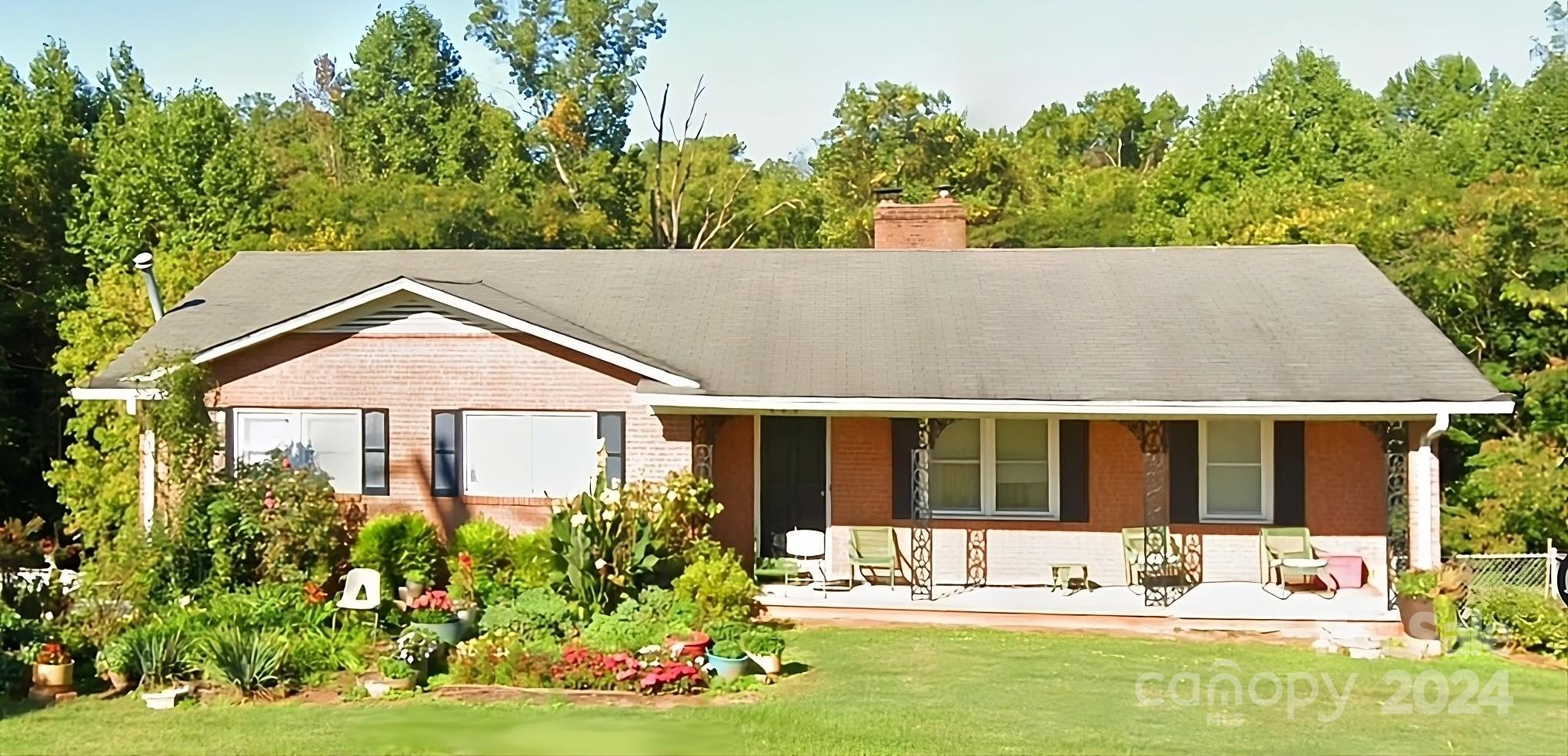 Photo one of 406 S Caldwell Ave Newton NC 28658 | MLS 4121422