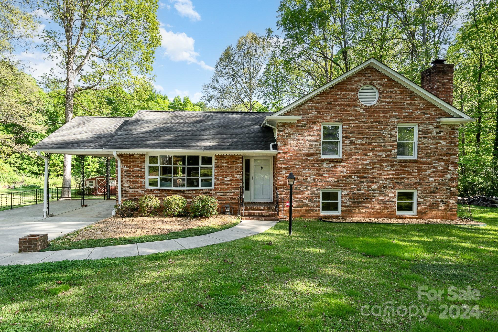 Photo one of 1148 Cedarwood Ln Charlotte NC 28212 | MLS 4122233