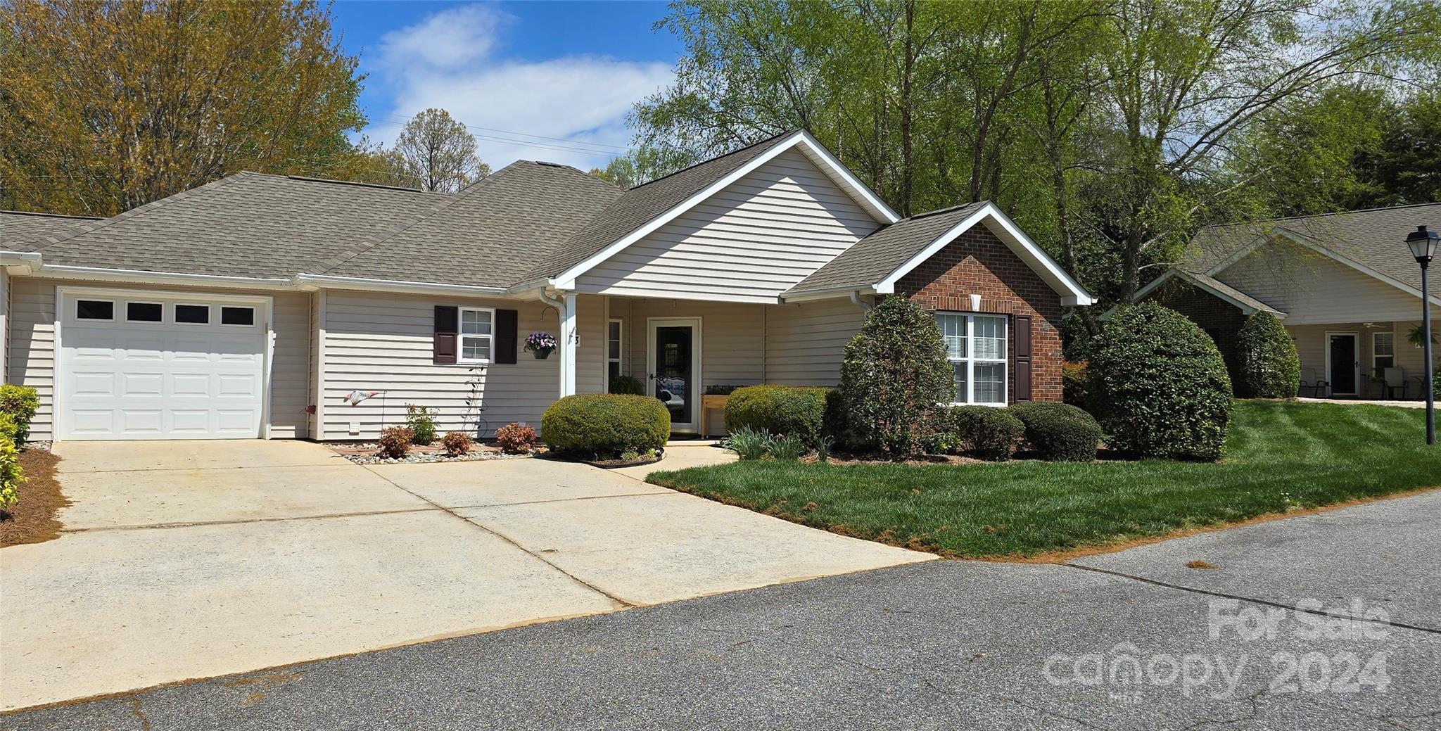 Photo one of 103 Oak Village Pkwy Mooresville NC 28117 | MLS 4122238